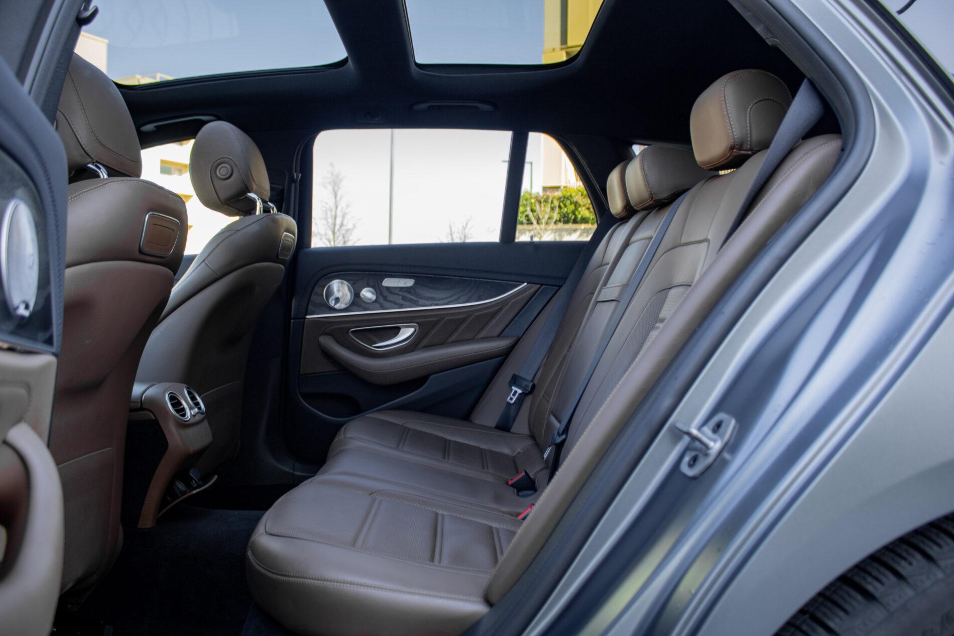 2019 Mercedes-Benz E 63 AMG, šedá kombi, 165 262 km