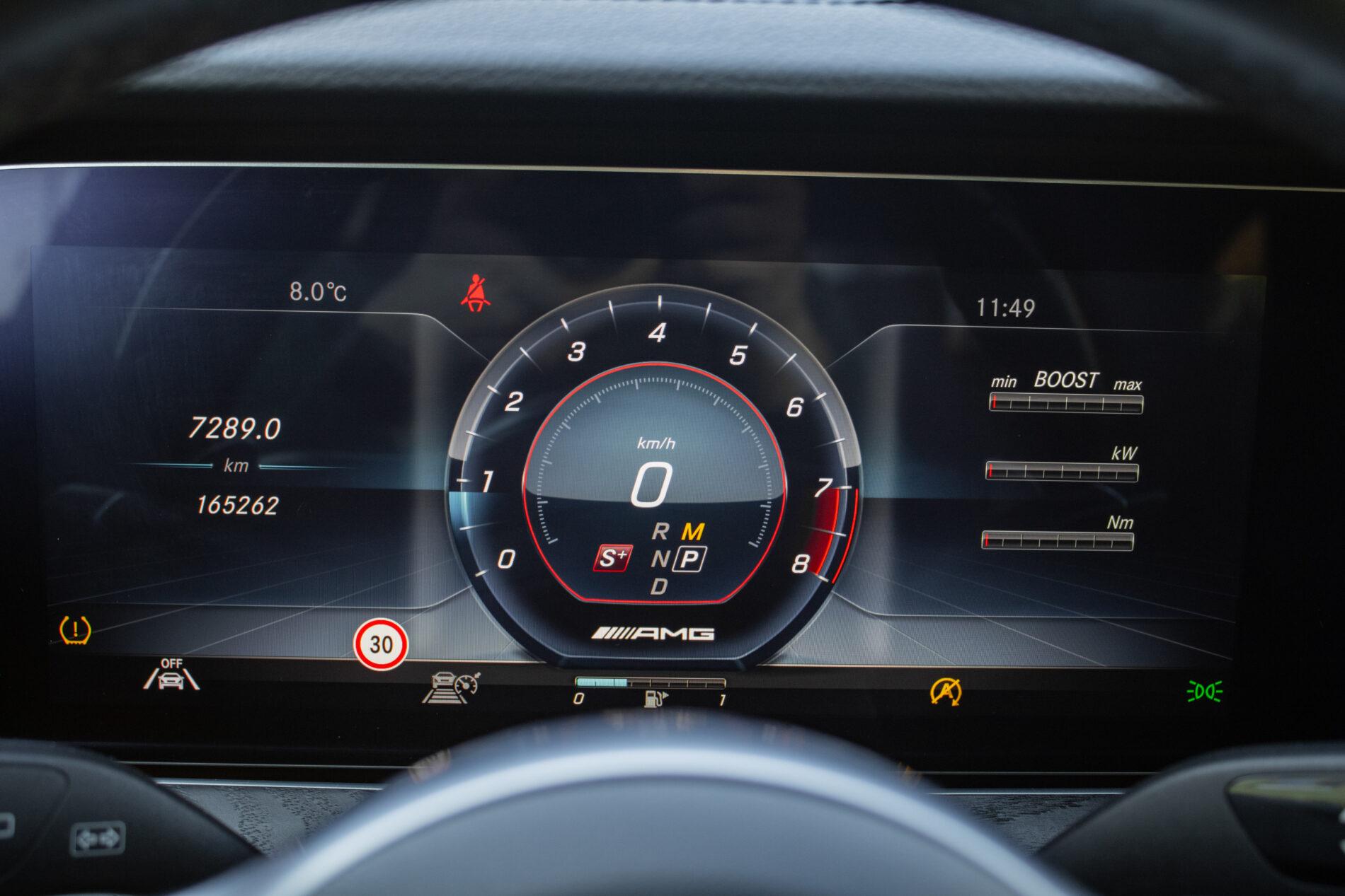 2019 Mercedes-Benz E 63 AMG, šedá kombi, 165 262 km