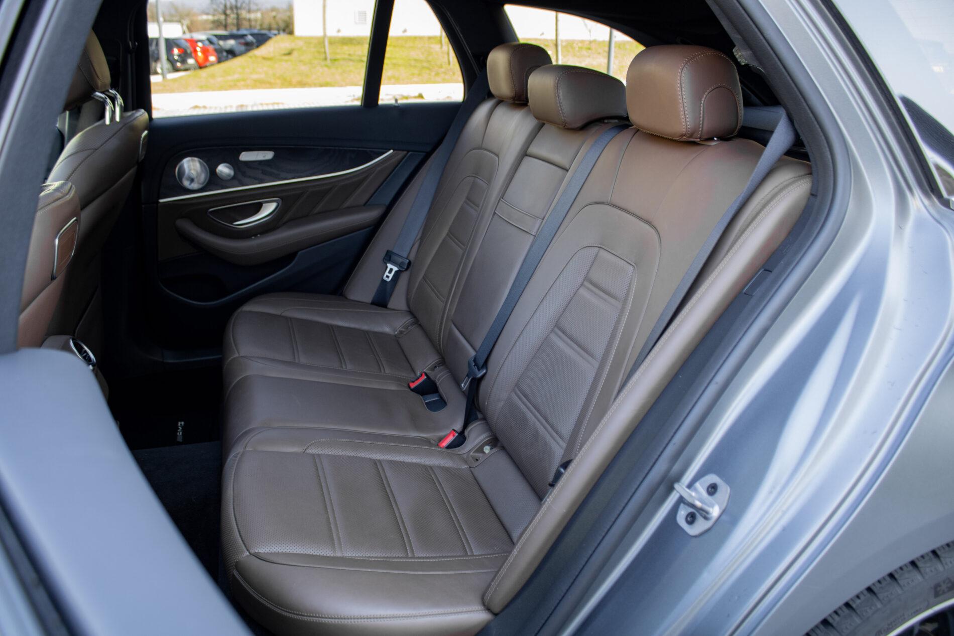 2019 Mercedes-Benz E 63 AMG, šedá kombi, 165 262 km