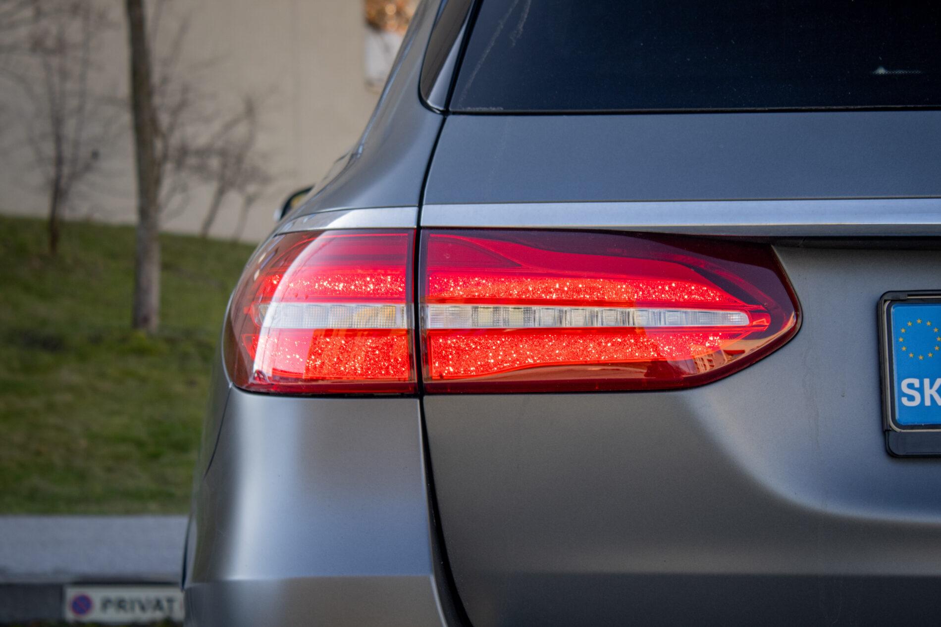 2019 Mercedes-Benz E 63 AMG, šedá kombi, 165 262 km
