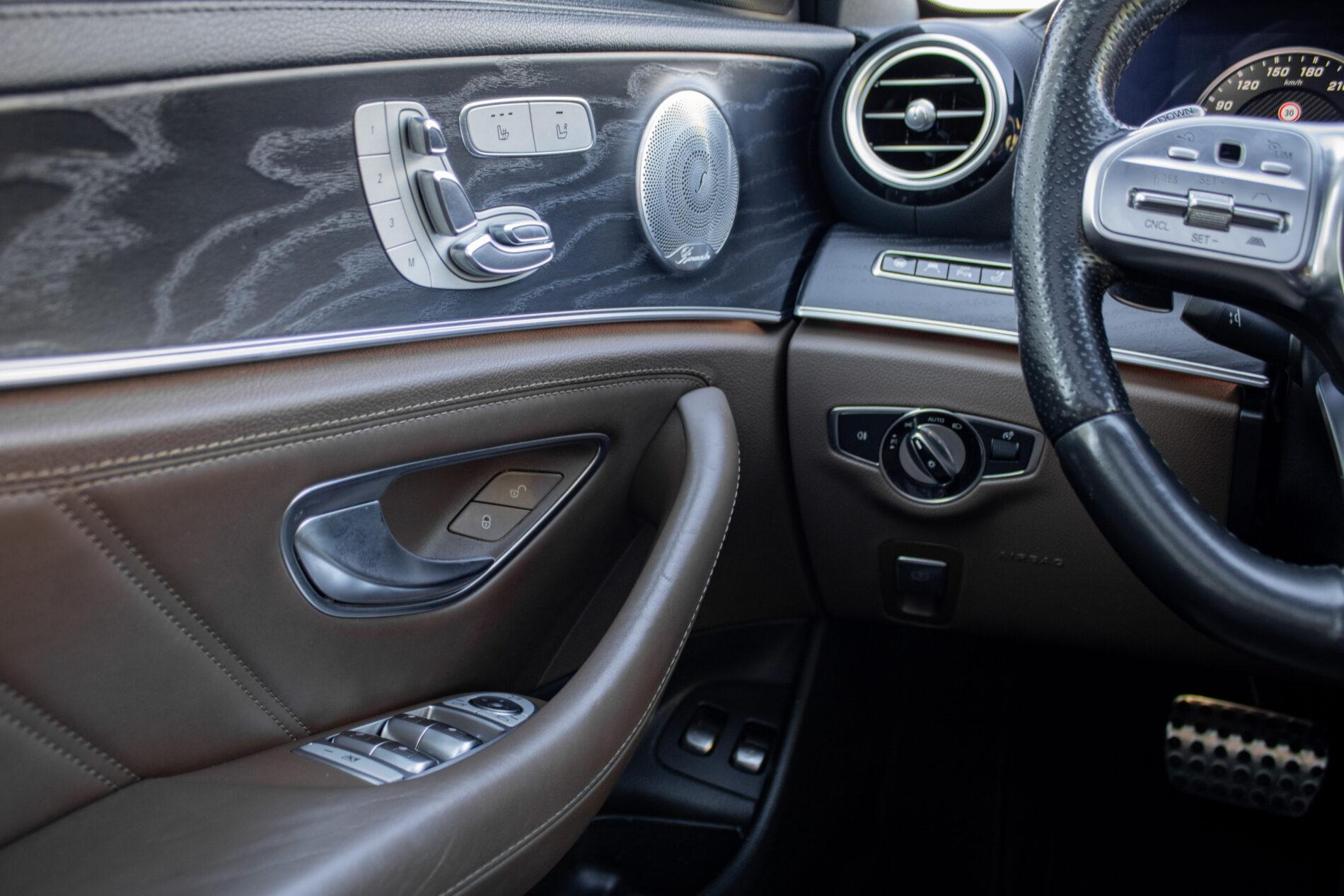 2019 Mercedes-Benz E 63 AMG, šedá kombi, 165 262 km
