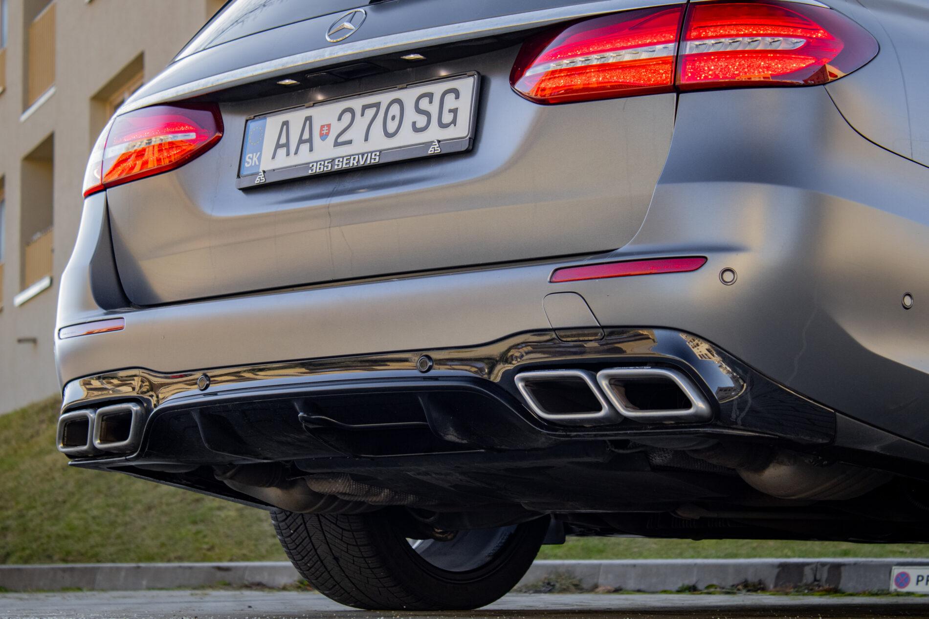2019 Mercedes-Benz E 63 AMG, šedá kombi, 165 262 km