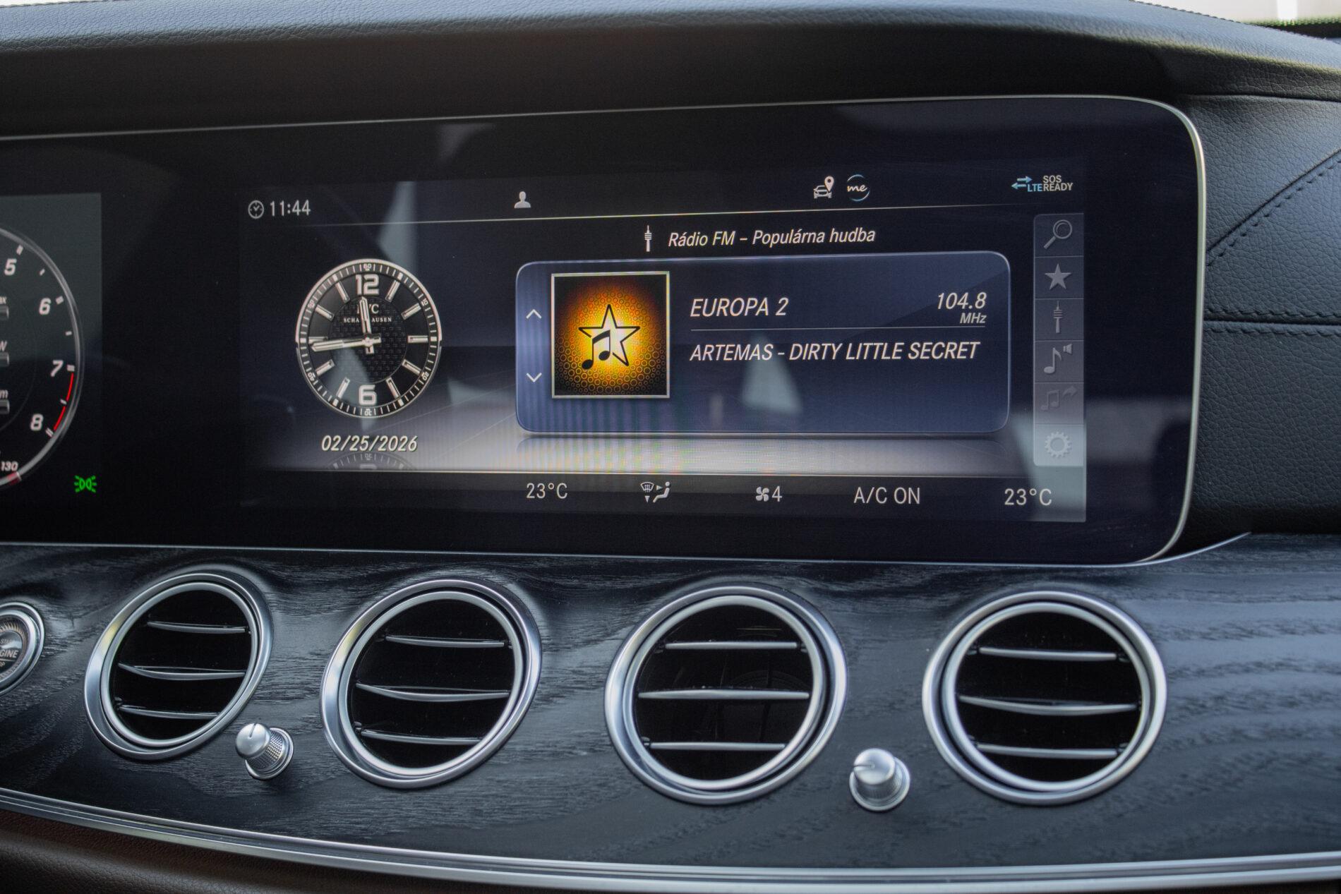 2019 Mercedes-Benz E 63 AMG, šedá kombi, 165 262 km