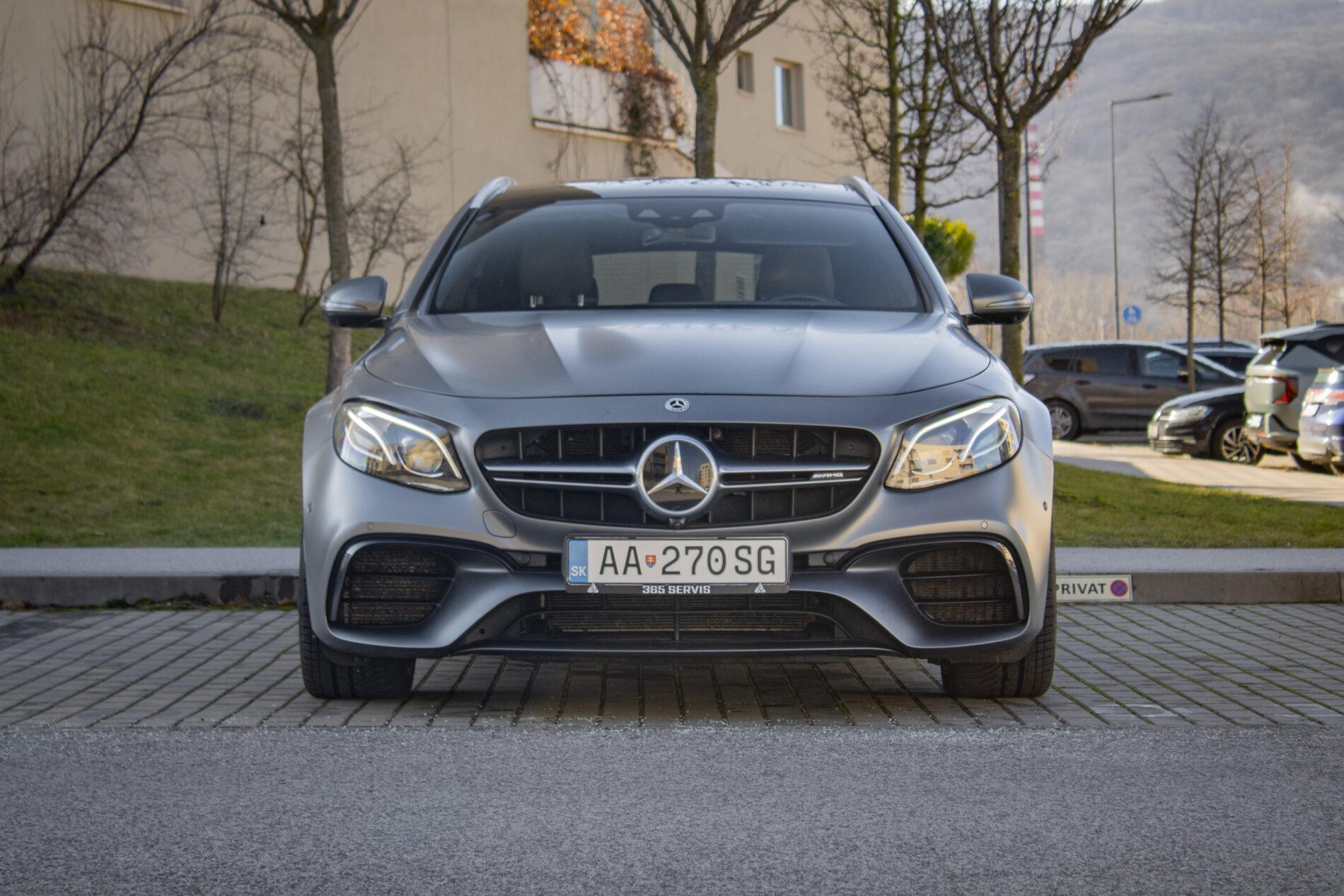 2019 Mercedes-Benz E 63 AMG, šedá kombi, 165 262 km