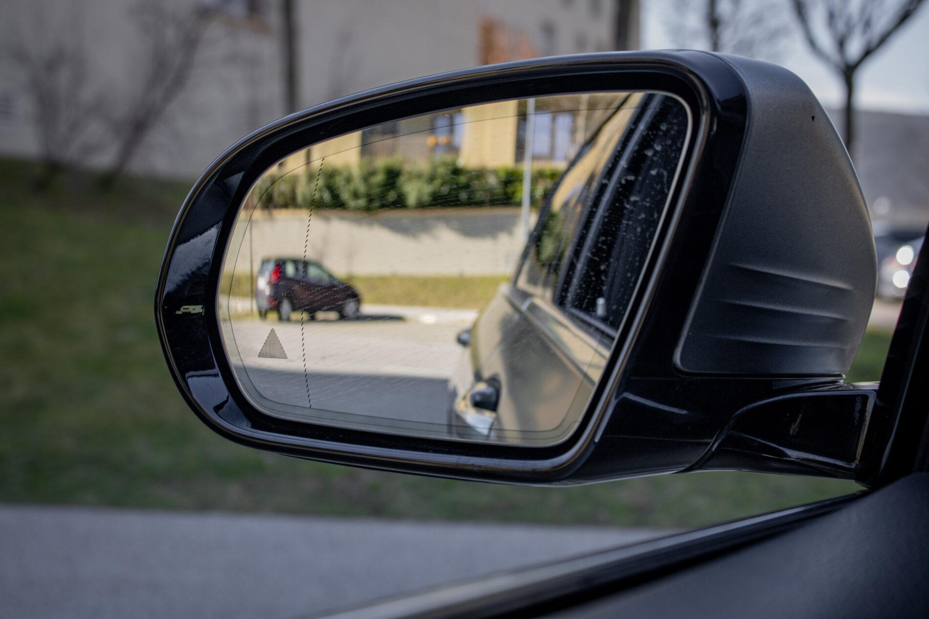 2019 Mercedes-Benz E 63 AMG, šedá kombi, 165 262 km