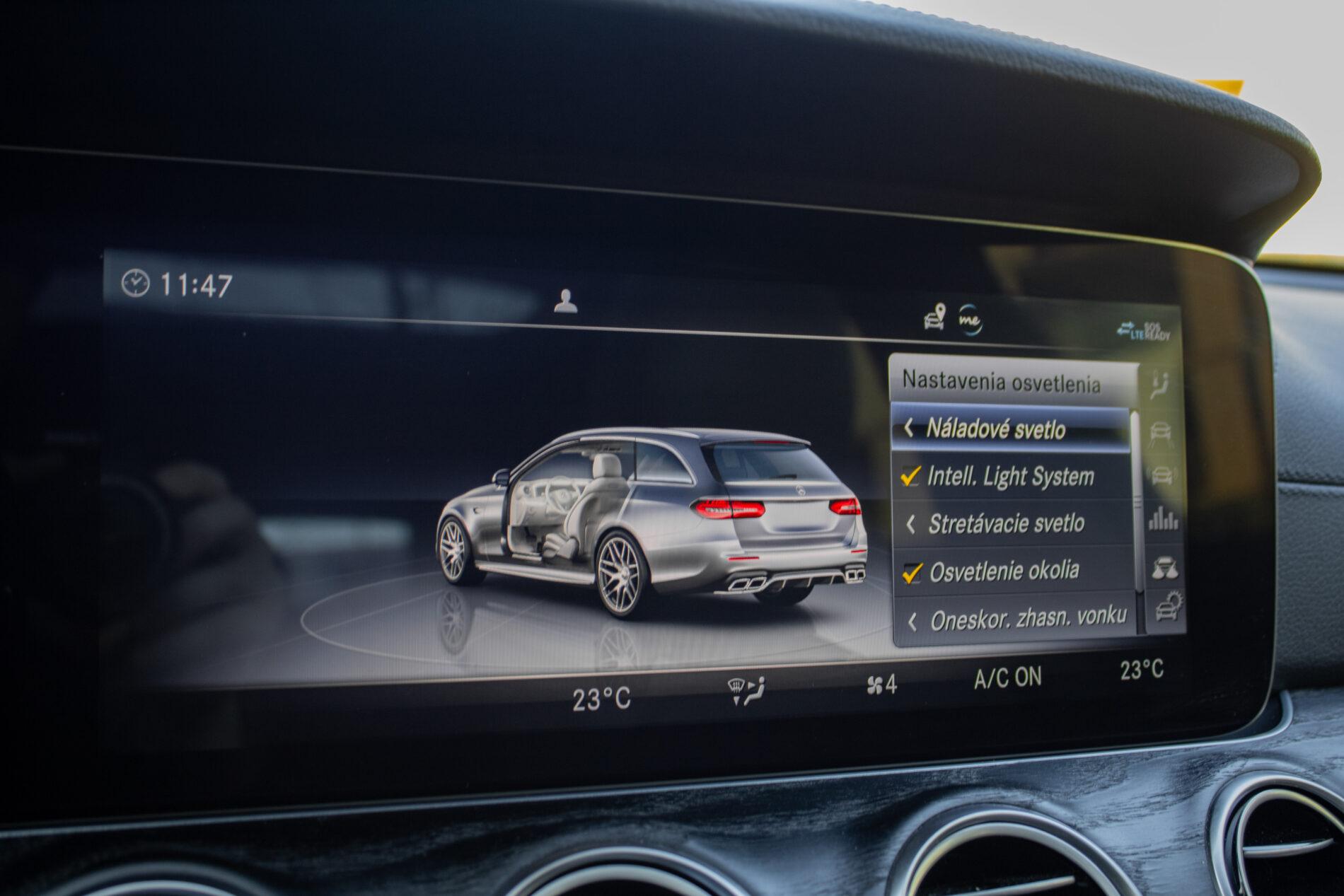 2019 Mercedes-Benz E 63 AMG, šedá kombi, 165 262 km