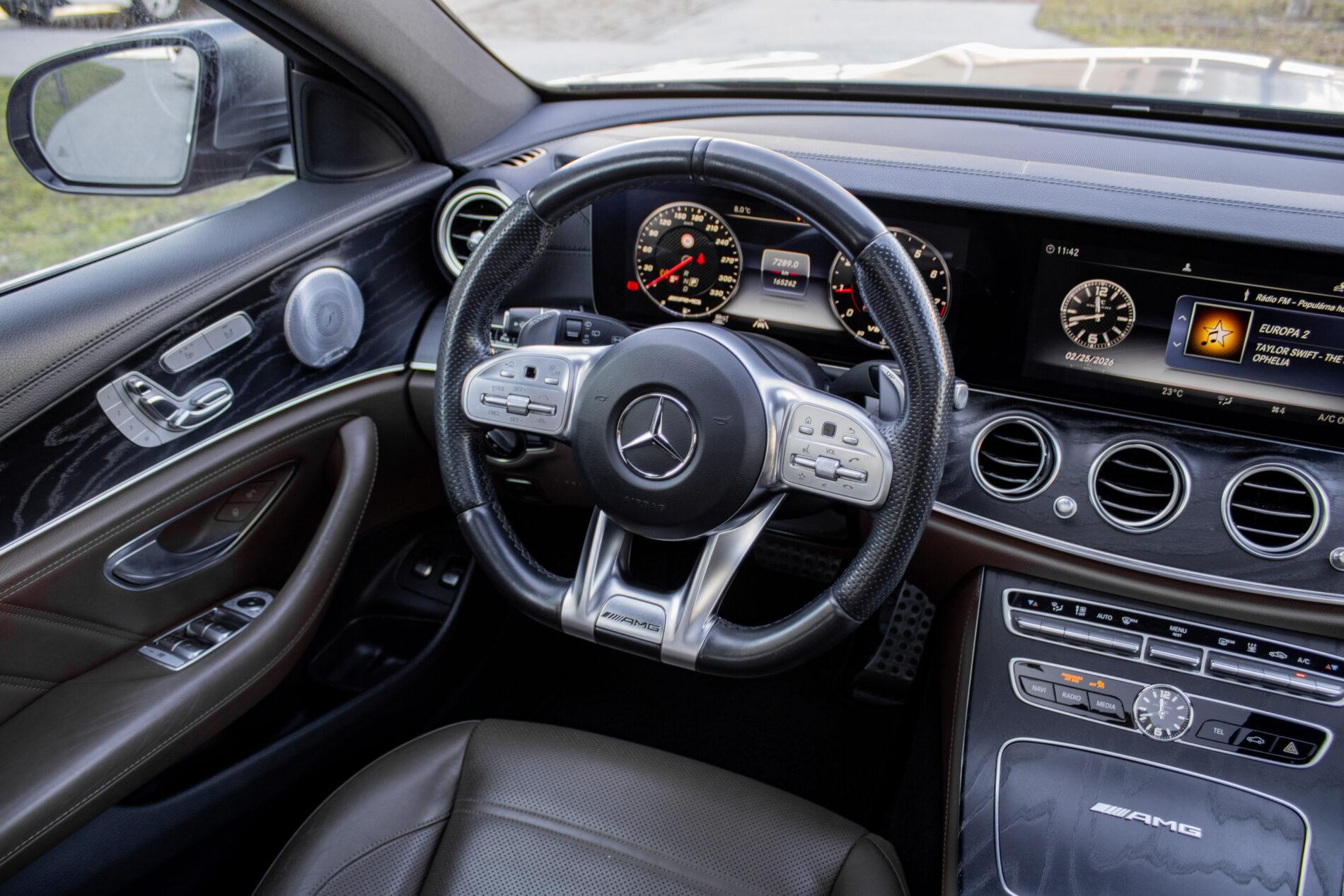 2019 Mercedes-Benz E 63 AMG, šedá kombi, 165 262 km