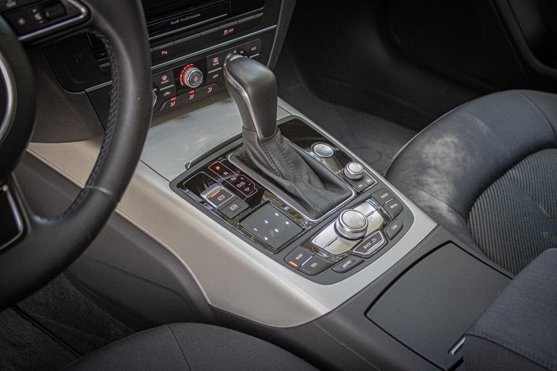 2016 AUDI A6, bílá sedan, 244 763 km