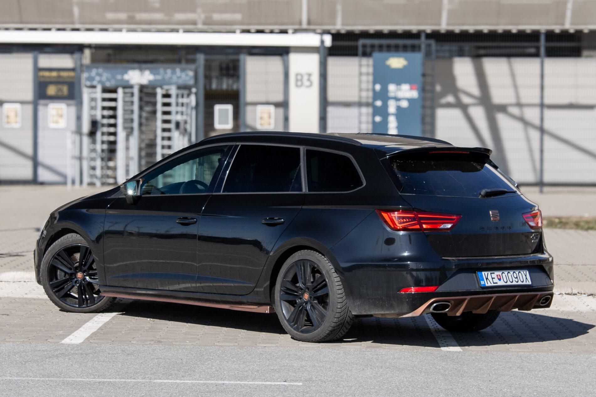 2018 Seat Leon Cupra, černá kombi, 219 326 km