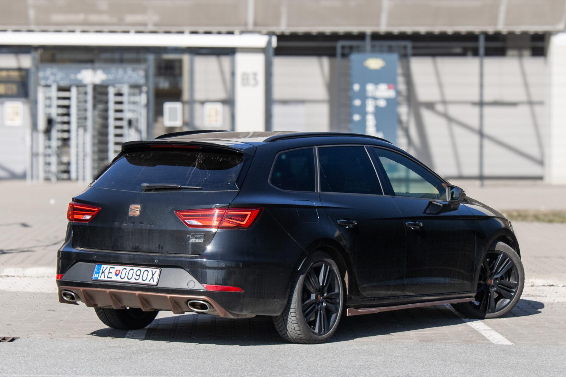 2018 Seat Leon Cupra, černá kombi, 219 326 km