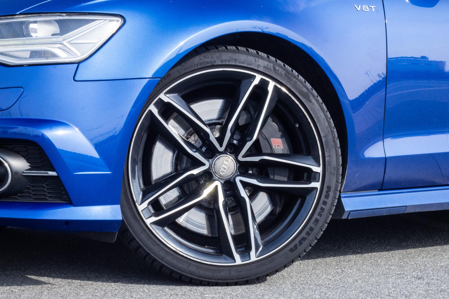 2015 AUDI S6, modrá kombi, 264 543 km