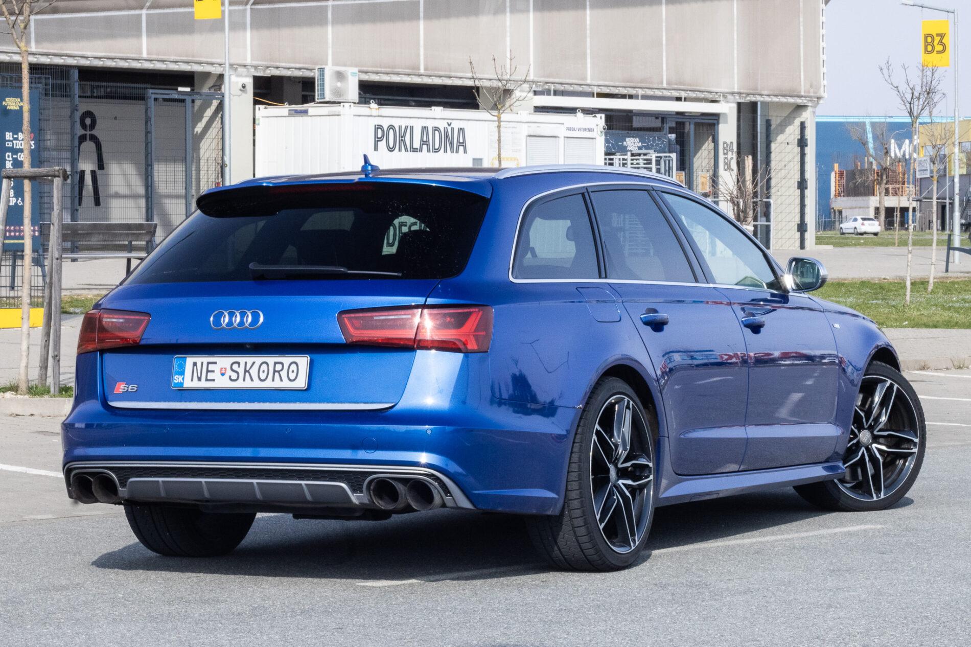 2015 AUDI S6, modrá kombi, 264 543 km
