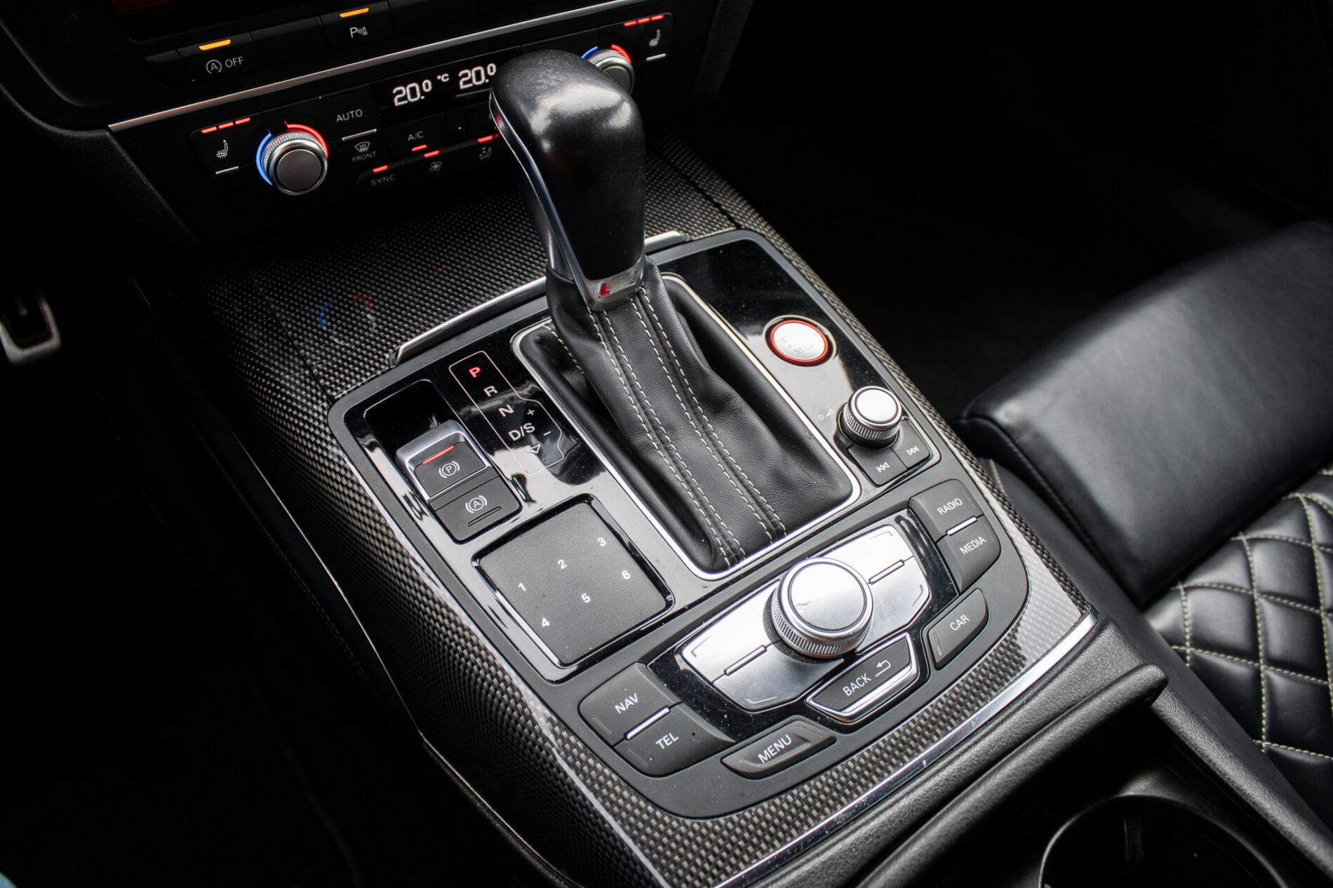 2015 AUDI S6, modrá kombi, 264 543 km