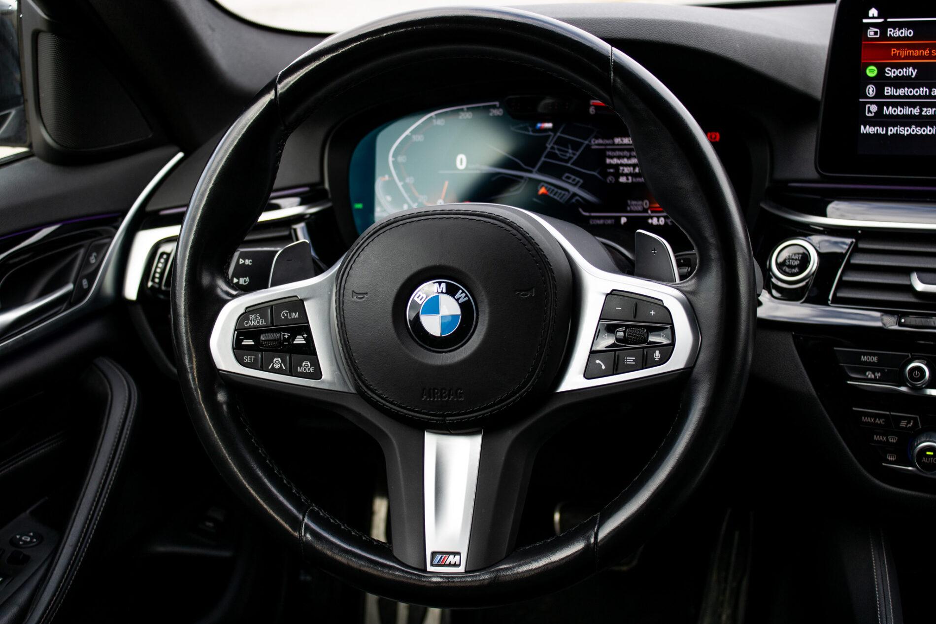 2023 BMW 540d, béžová kombi, 95 383 km