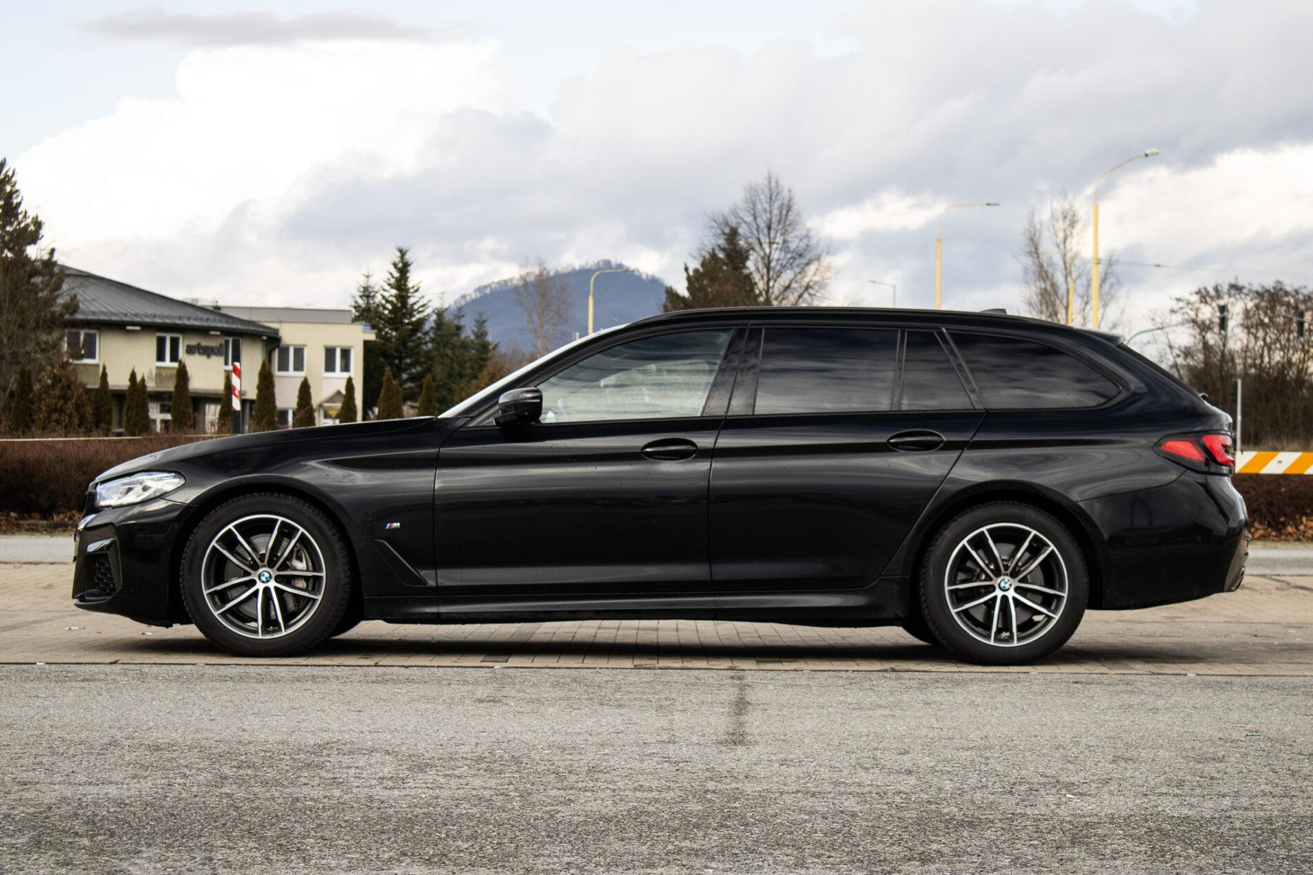 2023 BMW 540d, béžová kombi, 95 383 km