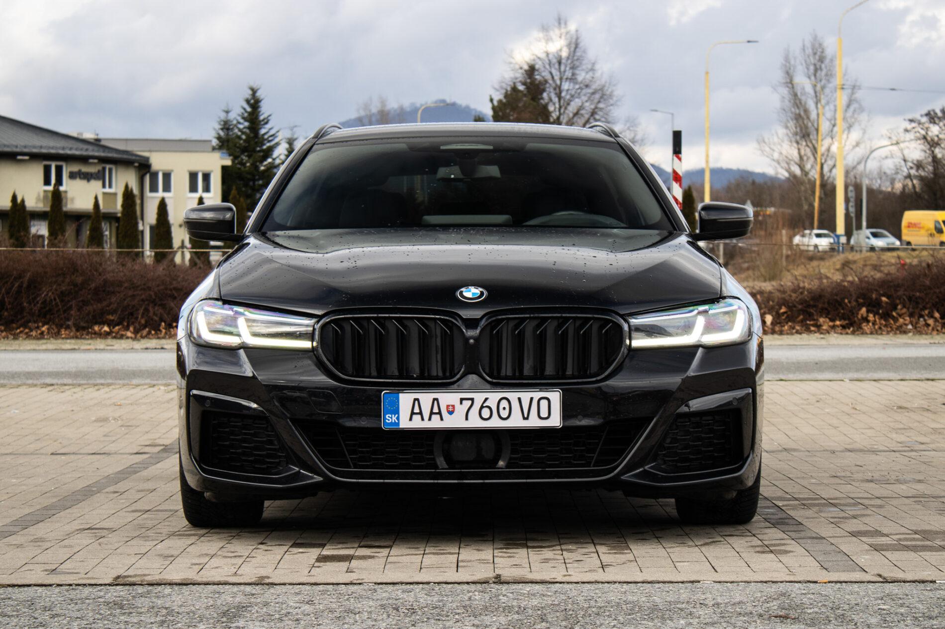 2023 BMW 540d, béžová kombi, 95 383 km