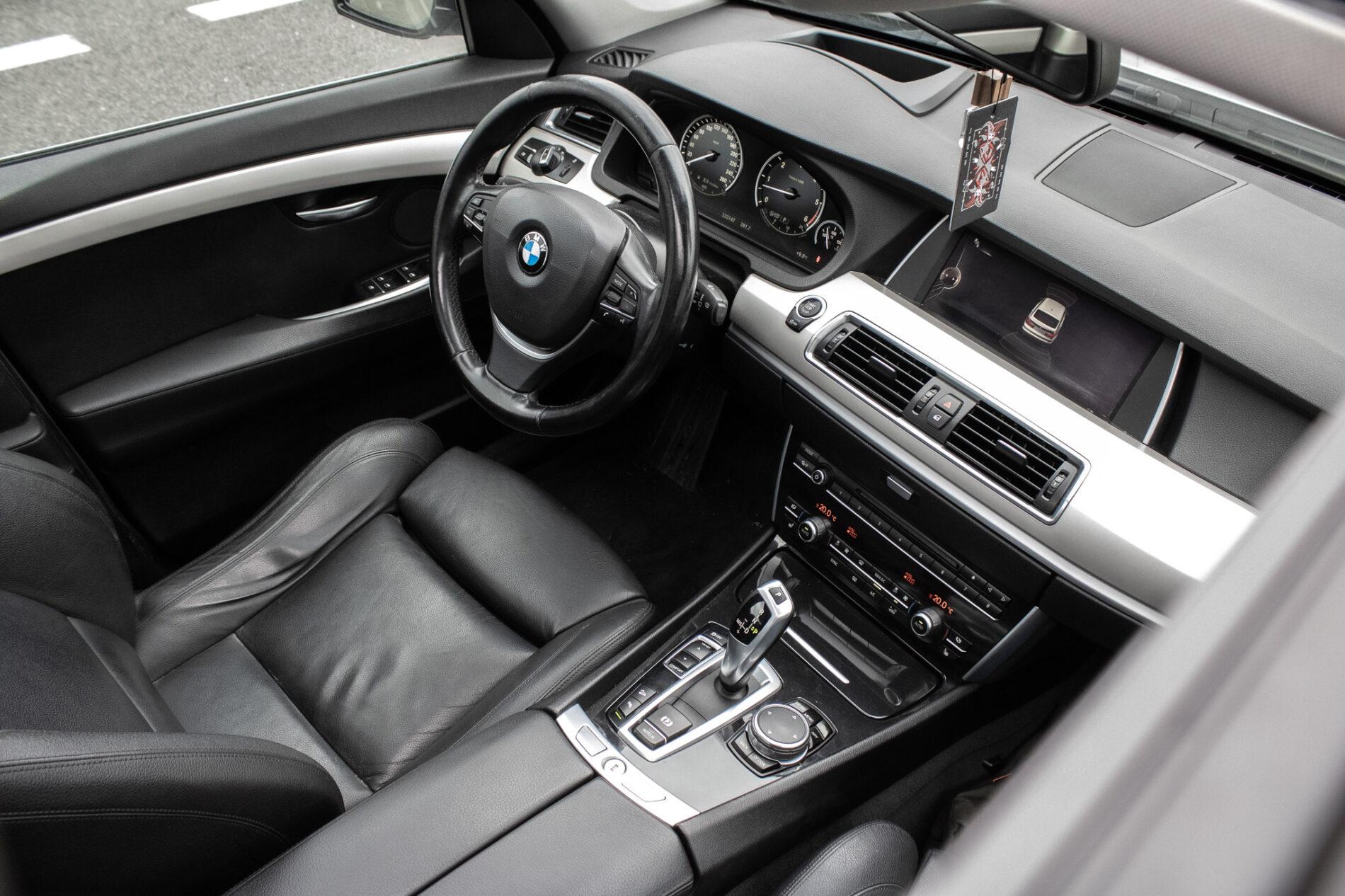 2015 BMW 530d, šedá sedan, 333 147 km