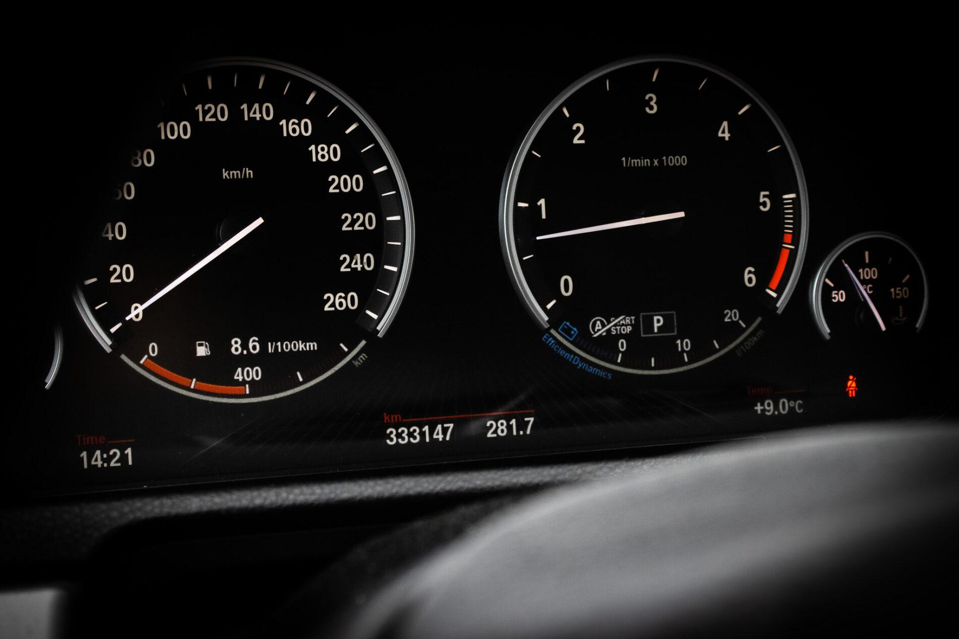 2015 BMW 530d, šedá sedan, 333 147 km