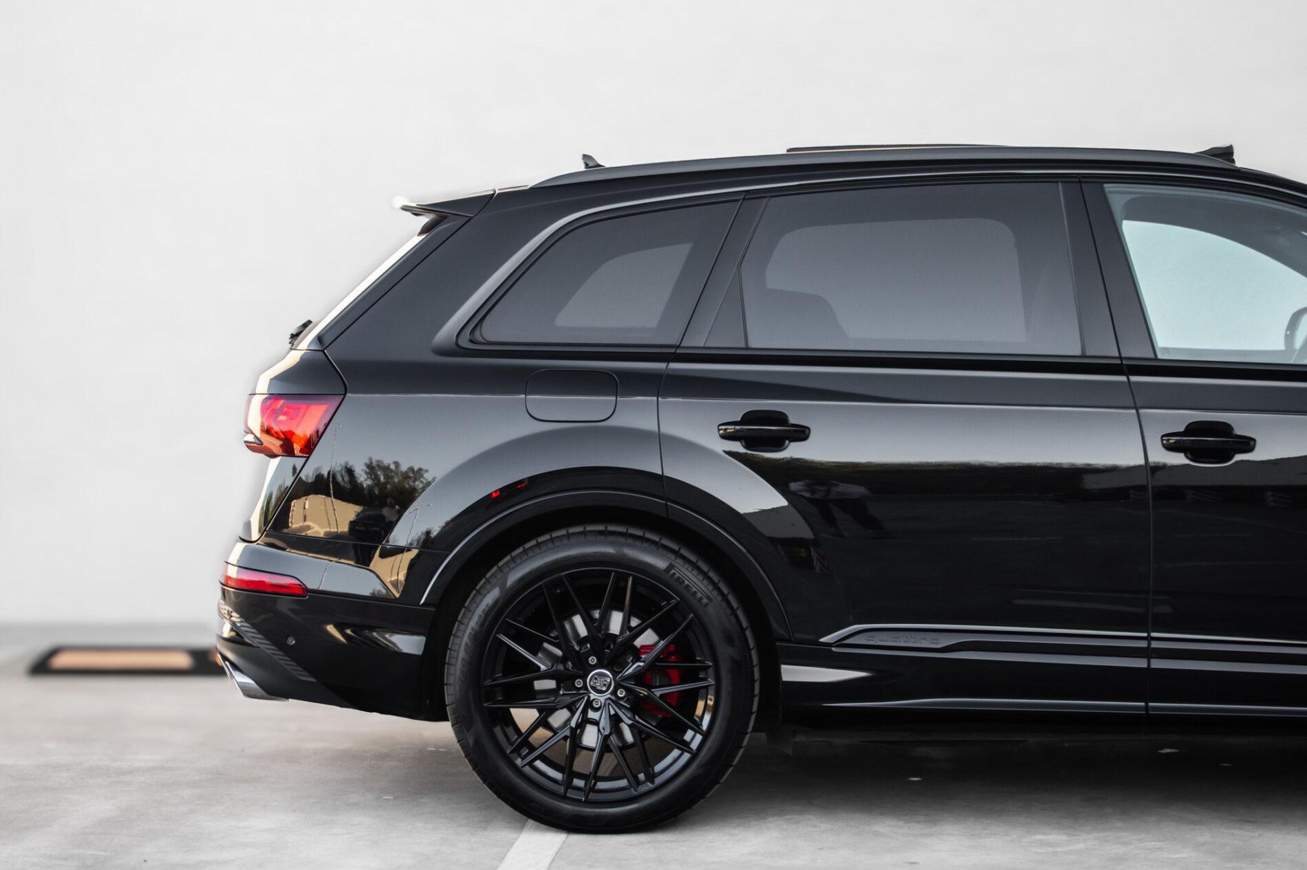 2022 AUDI SQ7, černá suv, 72 106 km