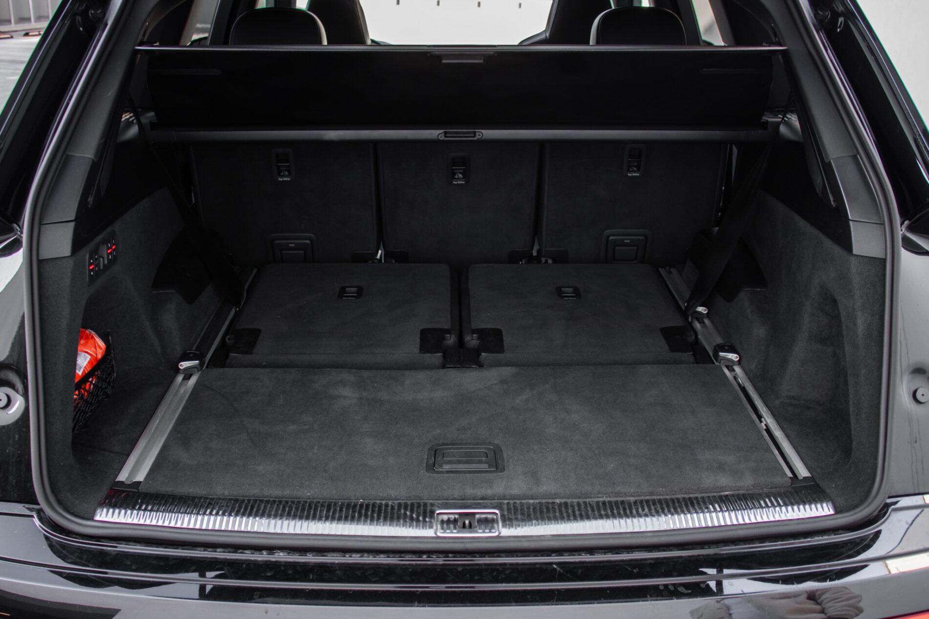 2022 AUDI SQ7, černá suv, 72 106 km