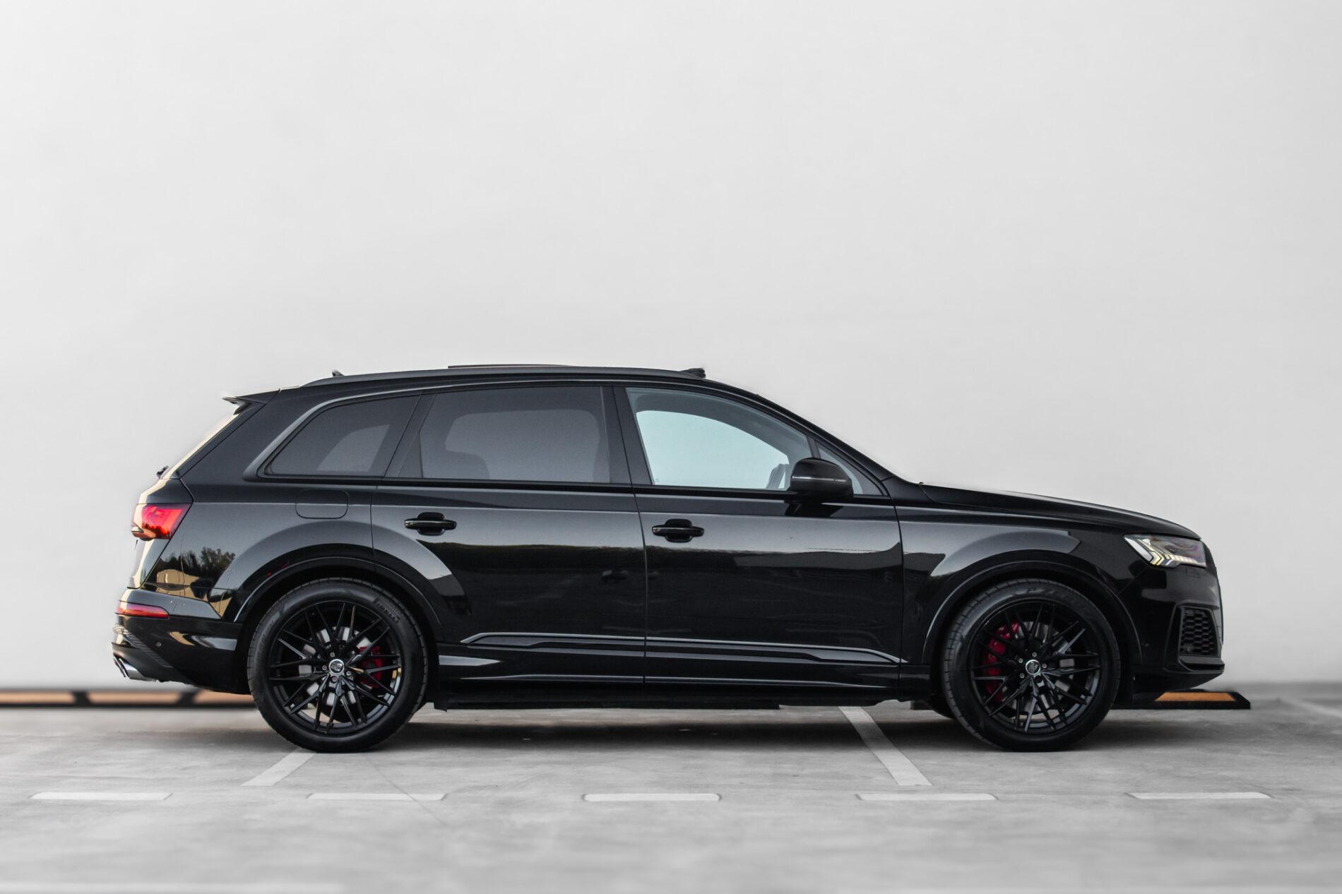 2022 AUDI SQ7, černá suv, 72 106 km