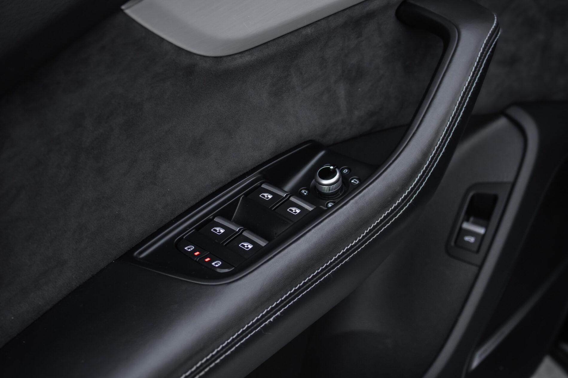 2022 AUDI SQ7, černá suv, 72 106 km