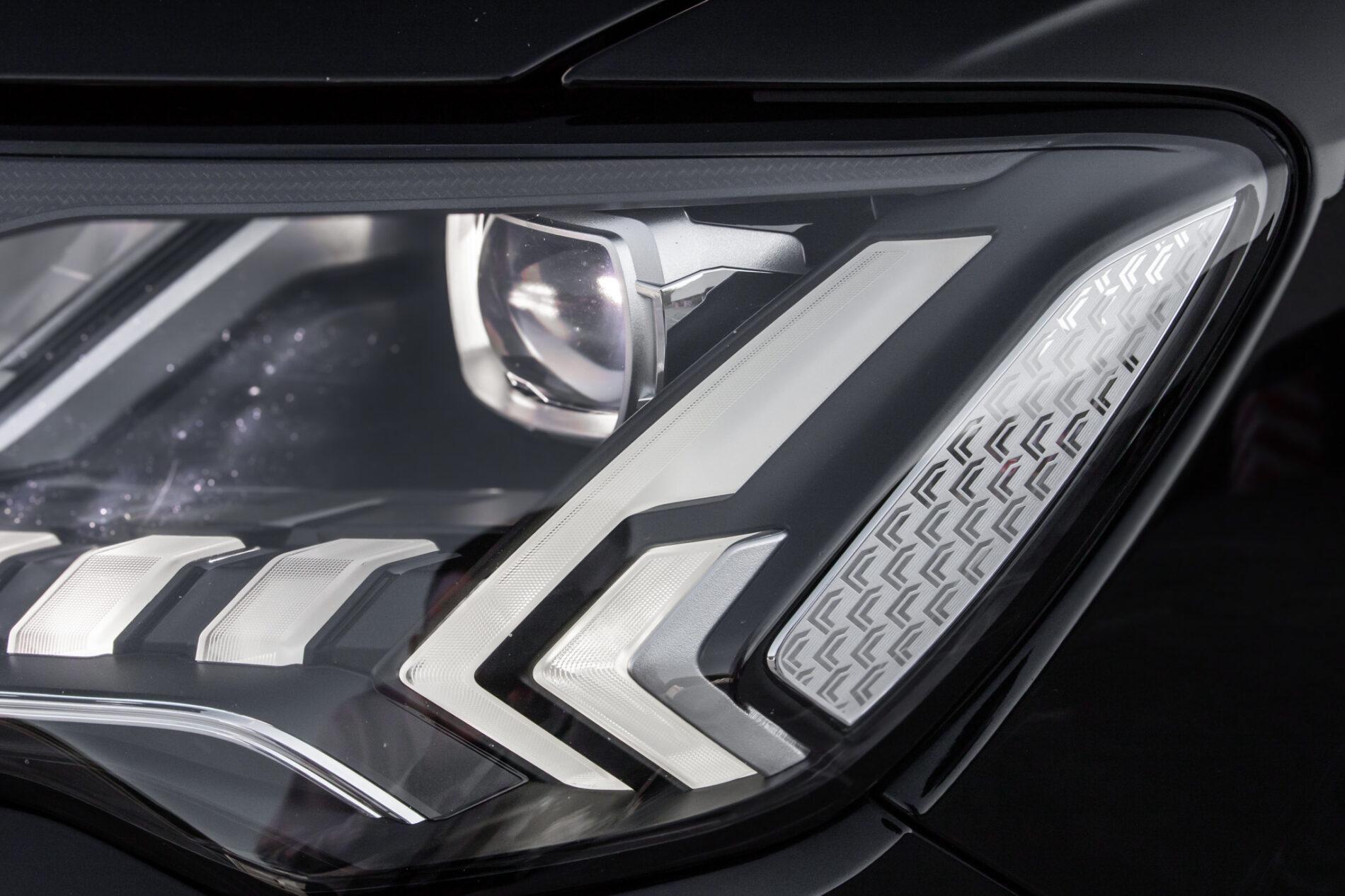 2022 AUDI SQ7, černá suv, 72 106 km