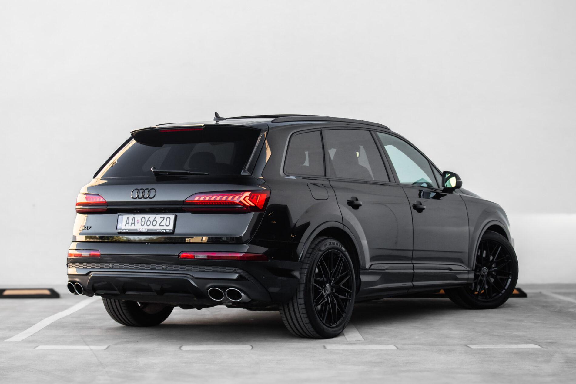 2022 AUDI SQ7, černá suv, 72 106 km
