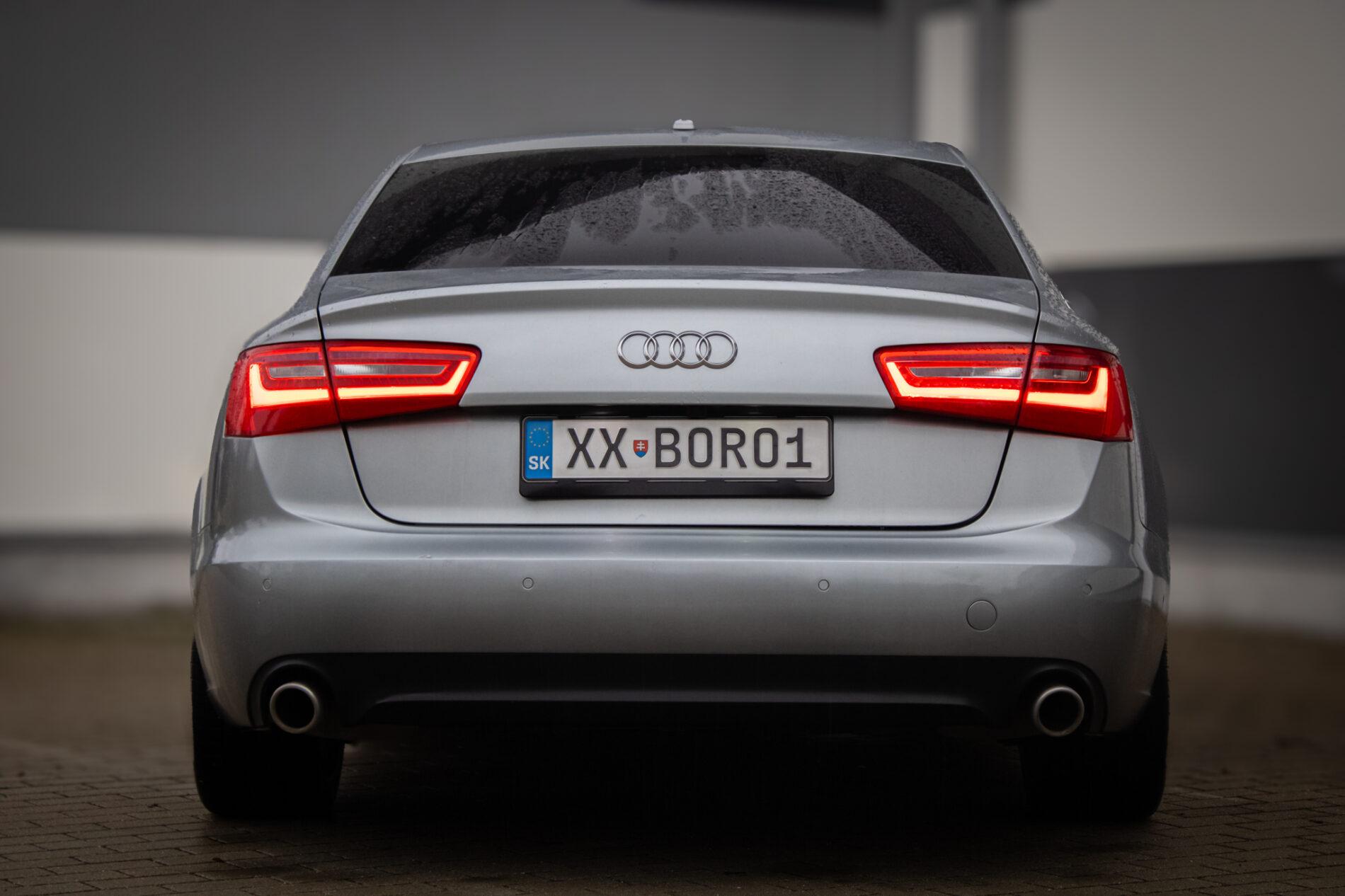 2011 AUDI A6, šedá sedan, 302 428 km