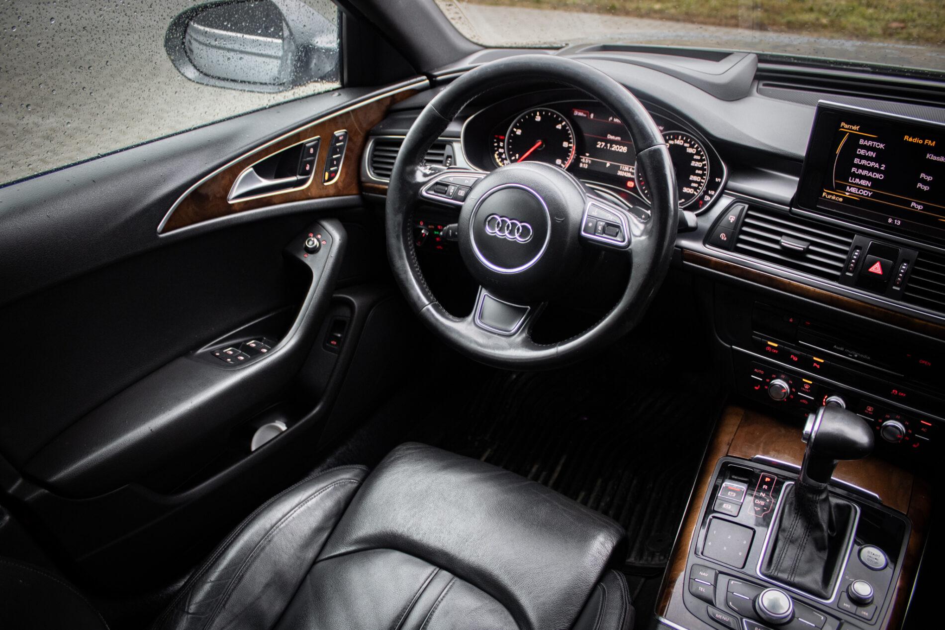 2011 AUDI A6, šedá sedan, 302 428 km