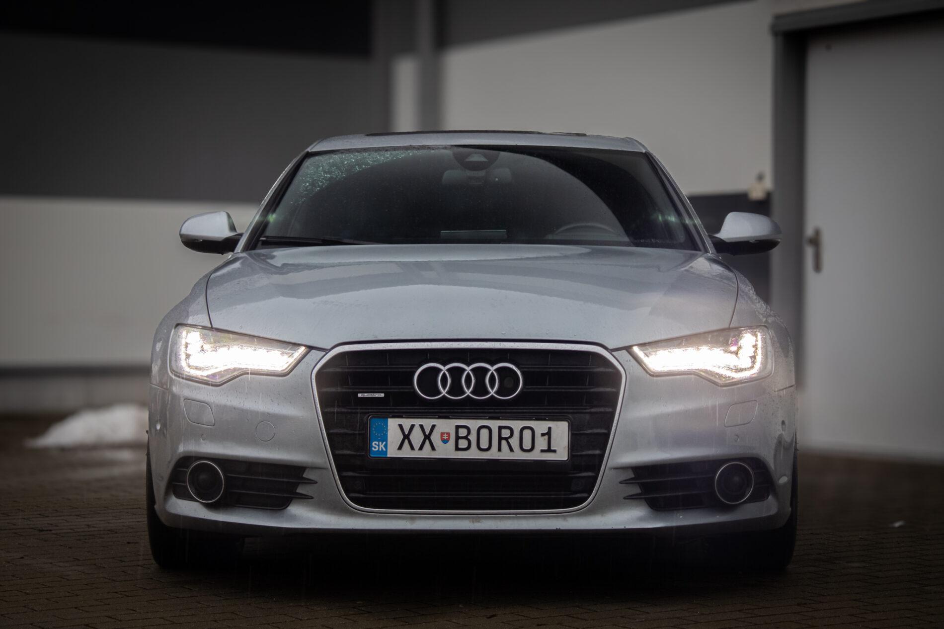 2011 AUDI A6, šedá sedan, 302 428 km