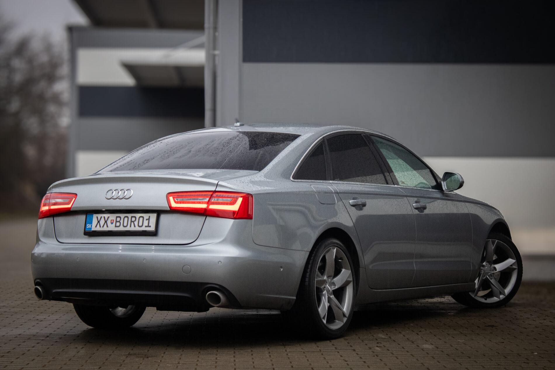 2011 AUDI A6, šedá sedan, 302 428 km
