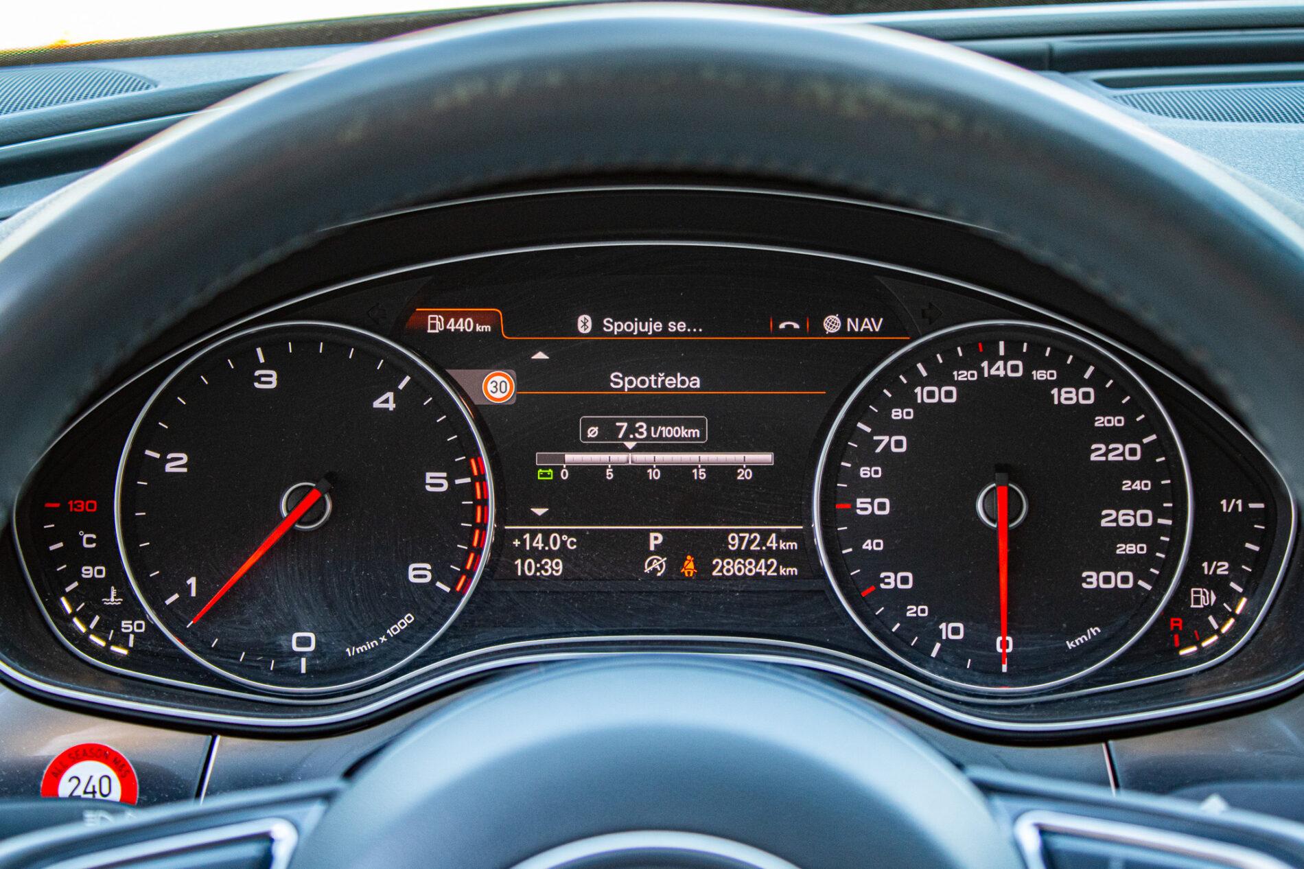 2015 AUDI A6, šedá kombi, 286 842 km