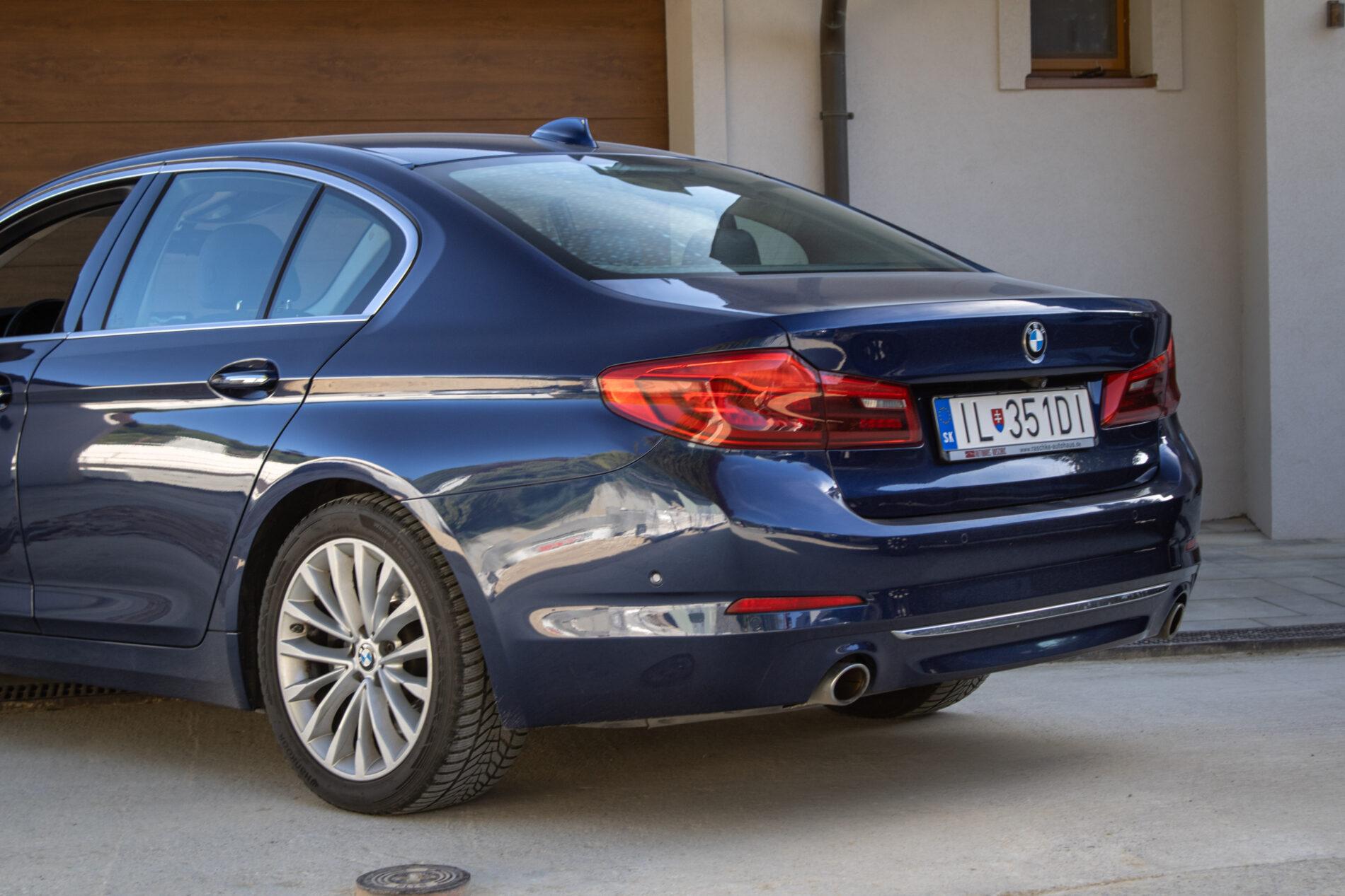 2017 BMW 530d, modrá sedan, 173 848 km