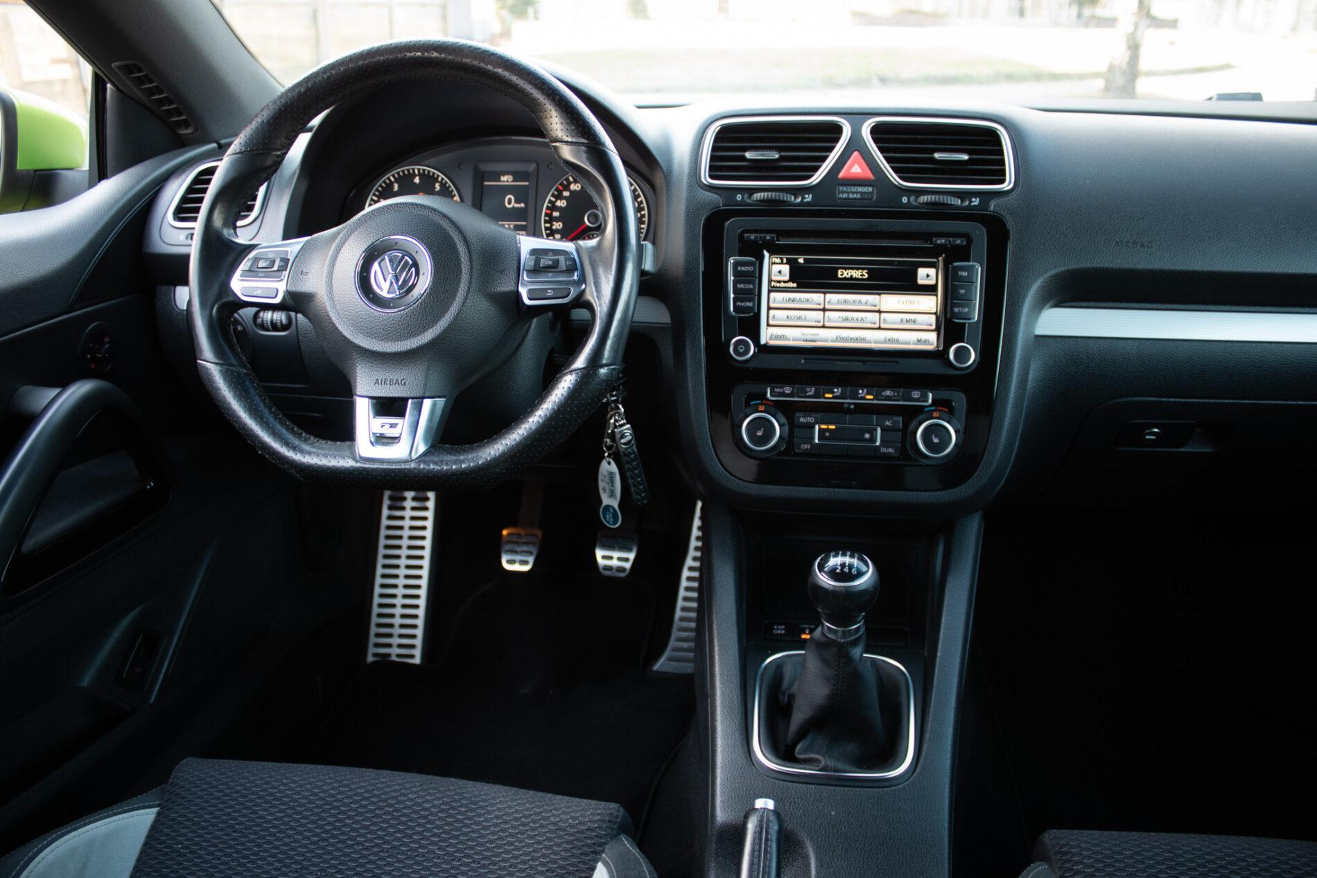 2010 Volkswagen Scirocco, zelená kupé, 144 946 km