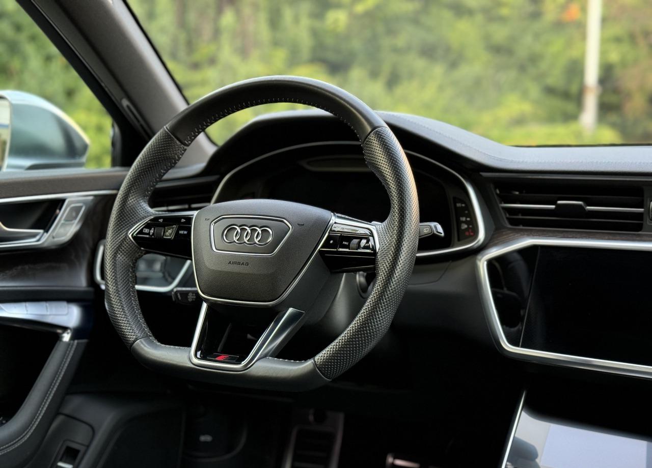 2019 AUDI S6, stříbrná kombi, 138 500 km