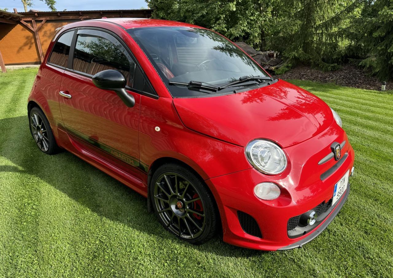 2014 Abarth 500, červená hatchback, 220 000 km