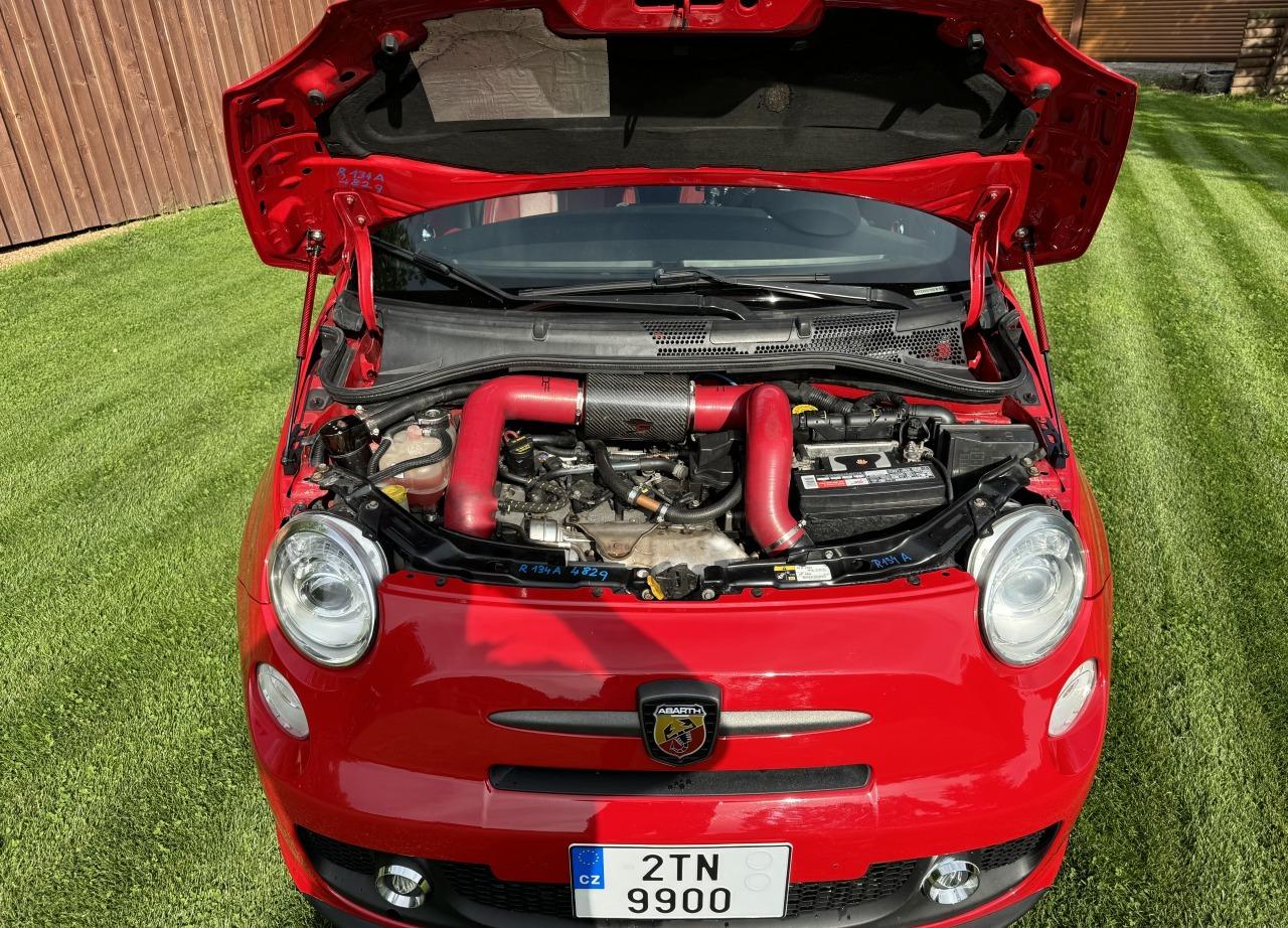 2014 Abarth 500, červená hatchback, 220 000 km