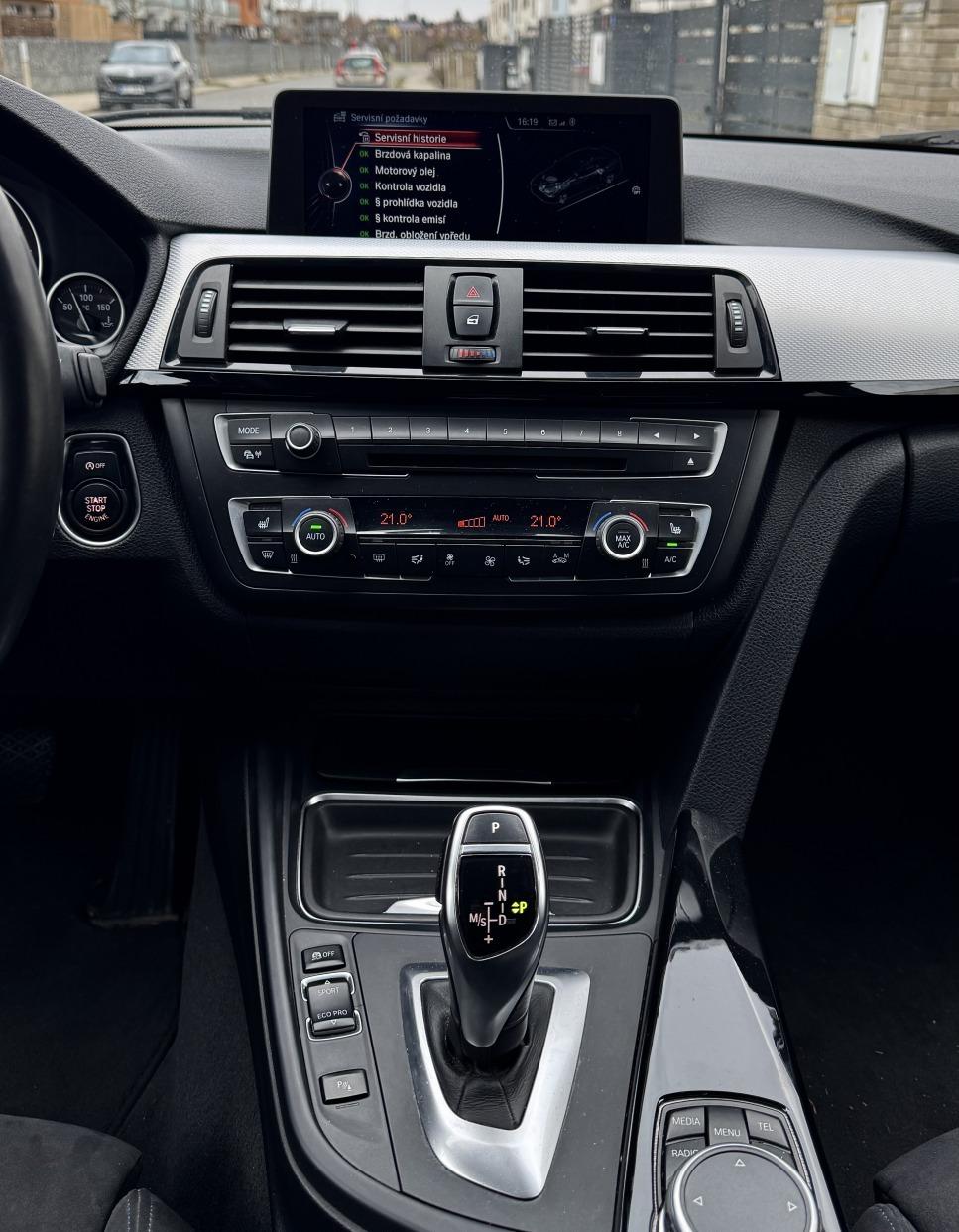 2013 BMW 335d, šedá sedan, 150 000 km