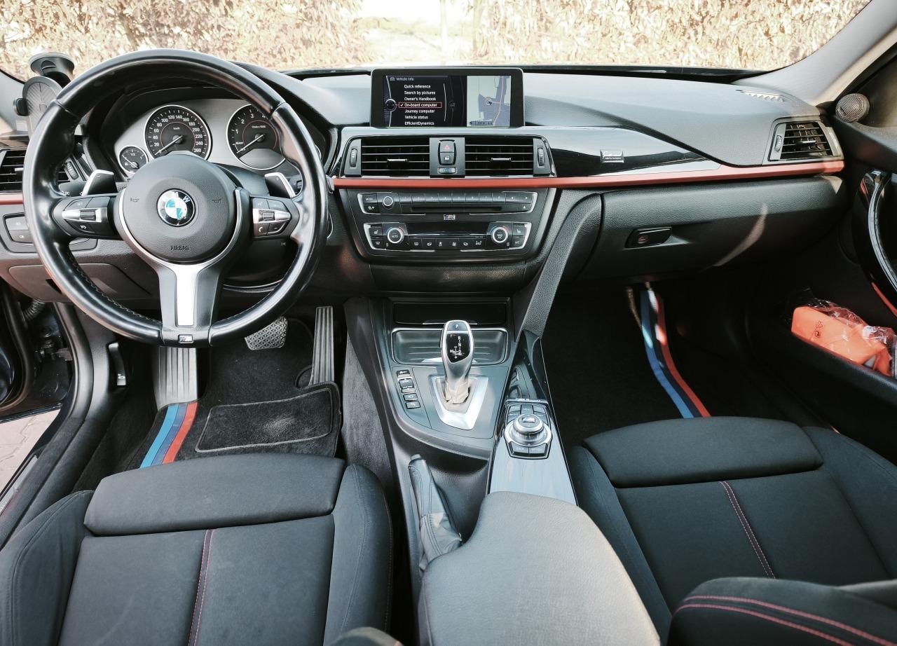 2012 BMW 335i, tmavě modrá sedan, 181 000 km