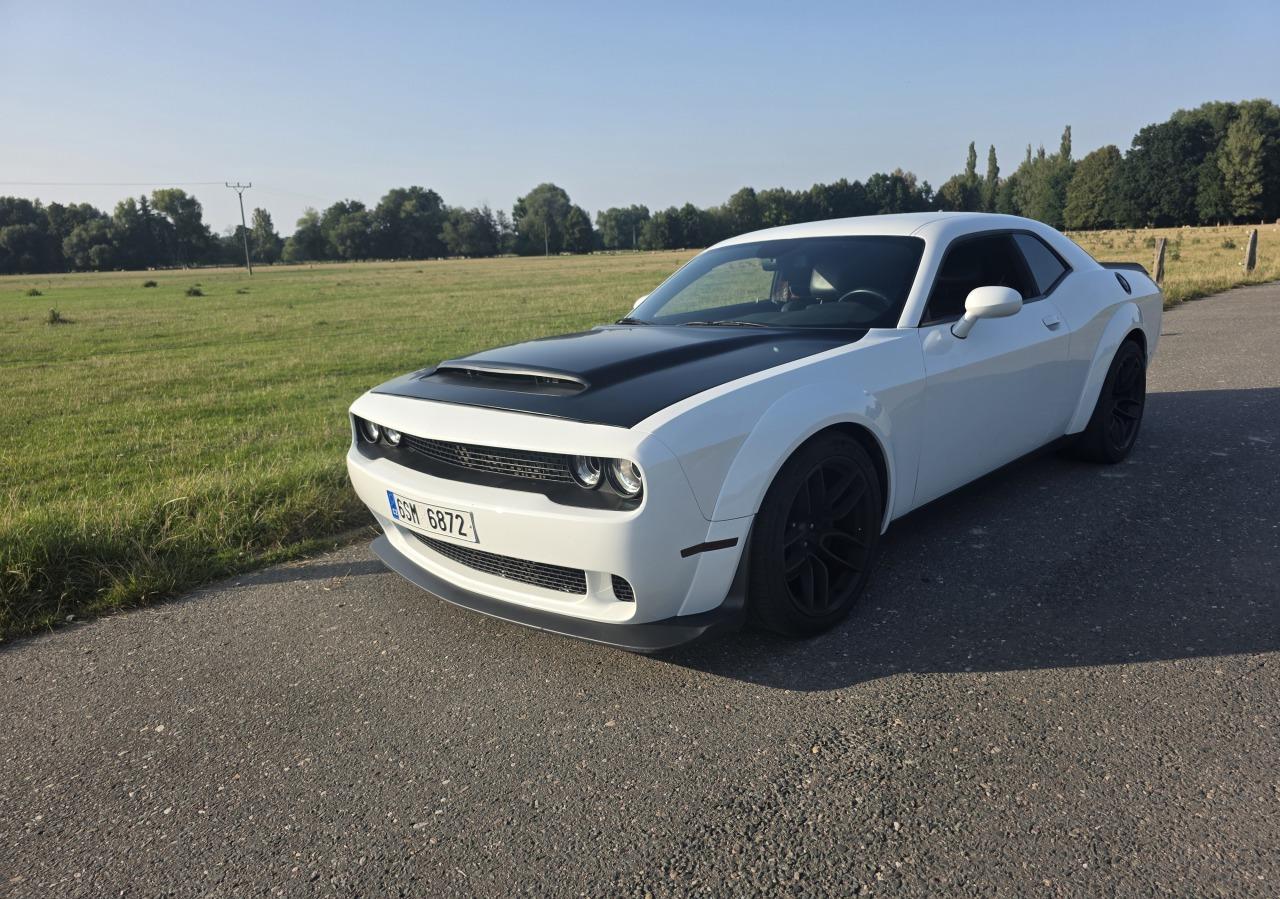 2018 Dodge Challenger Hellcat, bílá kupé, 36 000 km