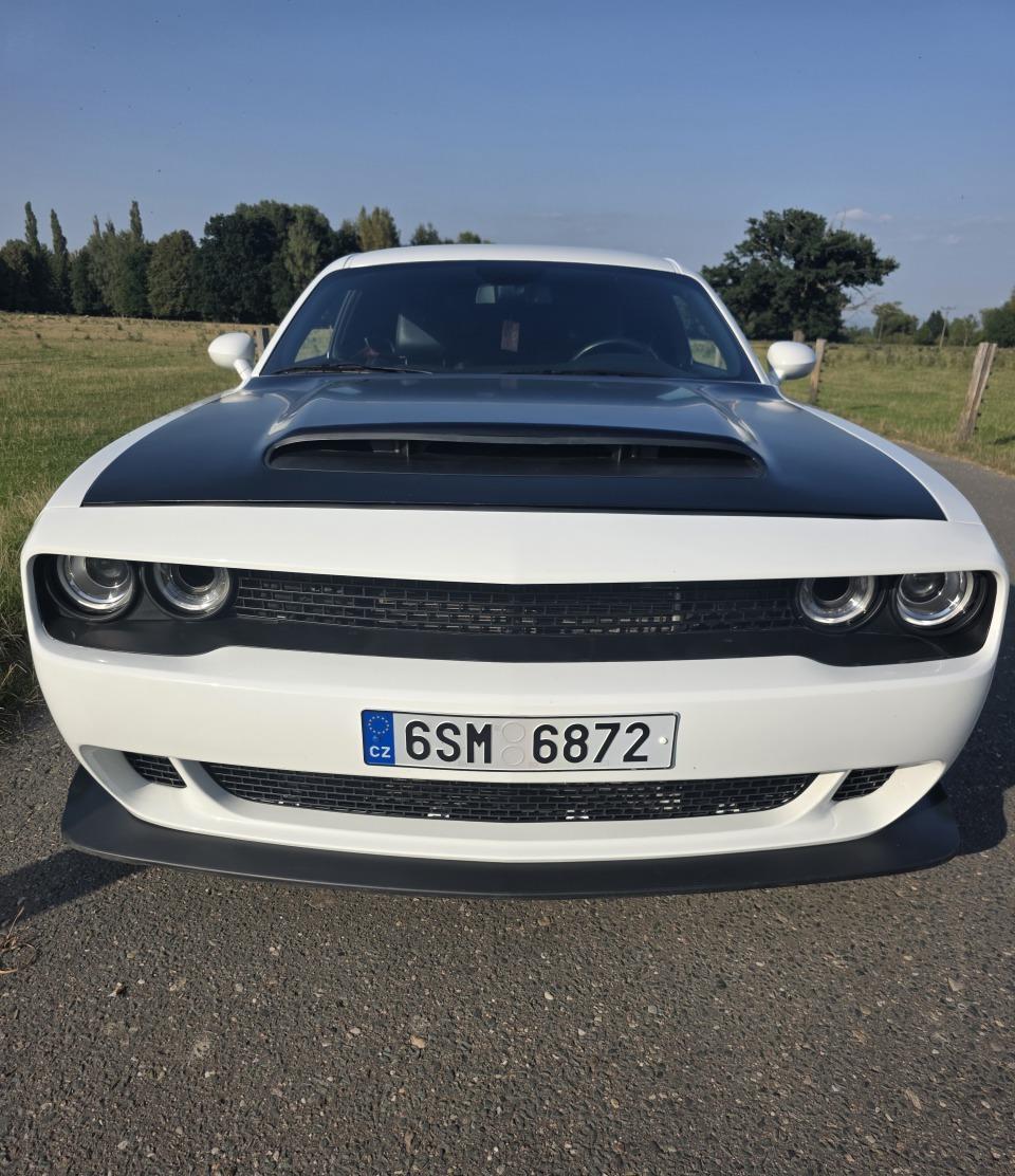 2018 Dodge Challenger Hellcat, bílá kupé, 36 000 km