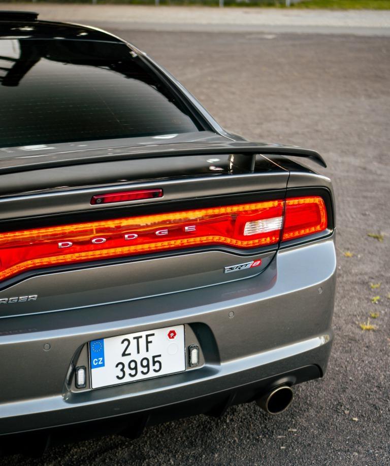 2012 Dodge Charger SRT, šedá sedan, 149 500 km