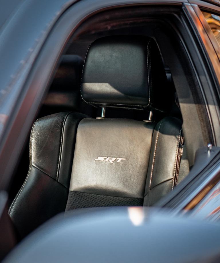 2012 Dodge Charger SRT, šedá sedan, 149 500 km