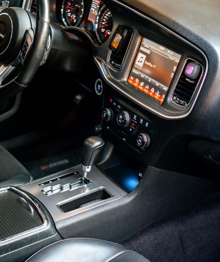 2012 Dodge Charger SRT, šedá sedan, 149 500 km