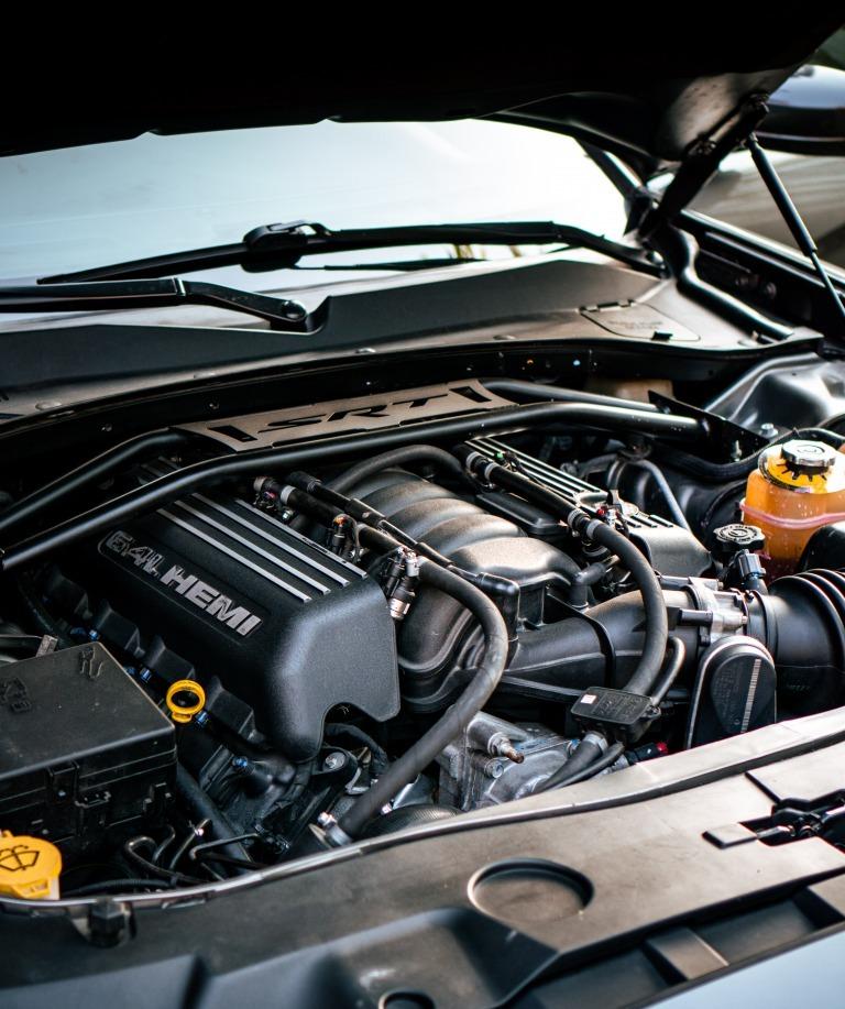 2012 Dodge Charger SRT, šedá sedan, 149 500 km