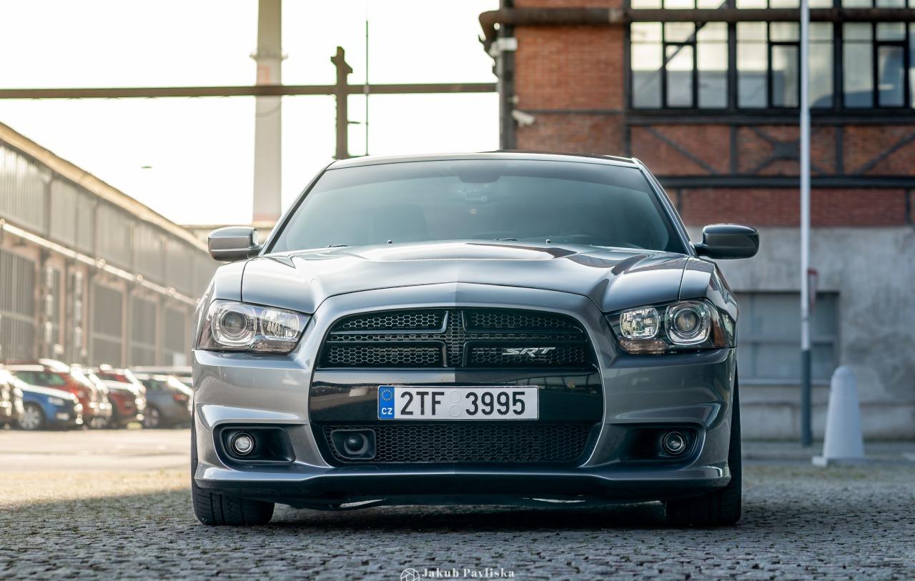 2012 Dodge Charger SRT, šedá sedan, 149 500 km