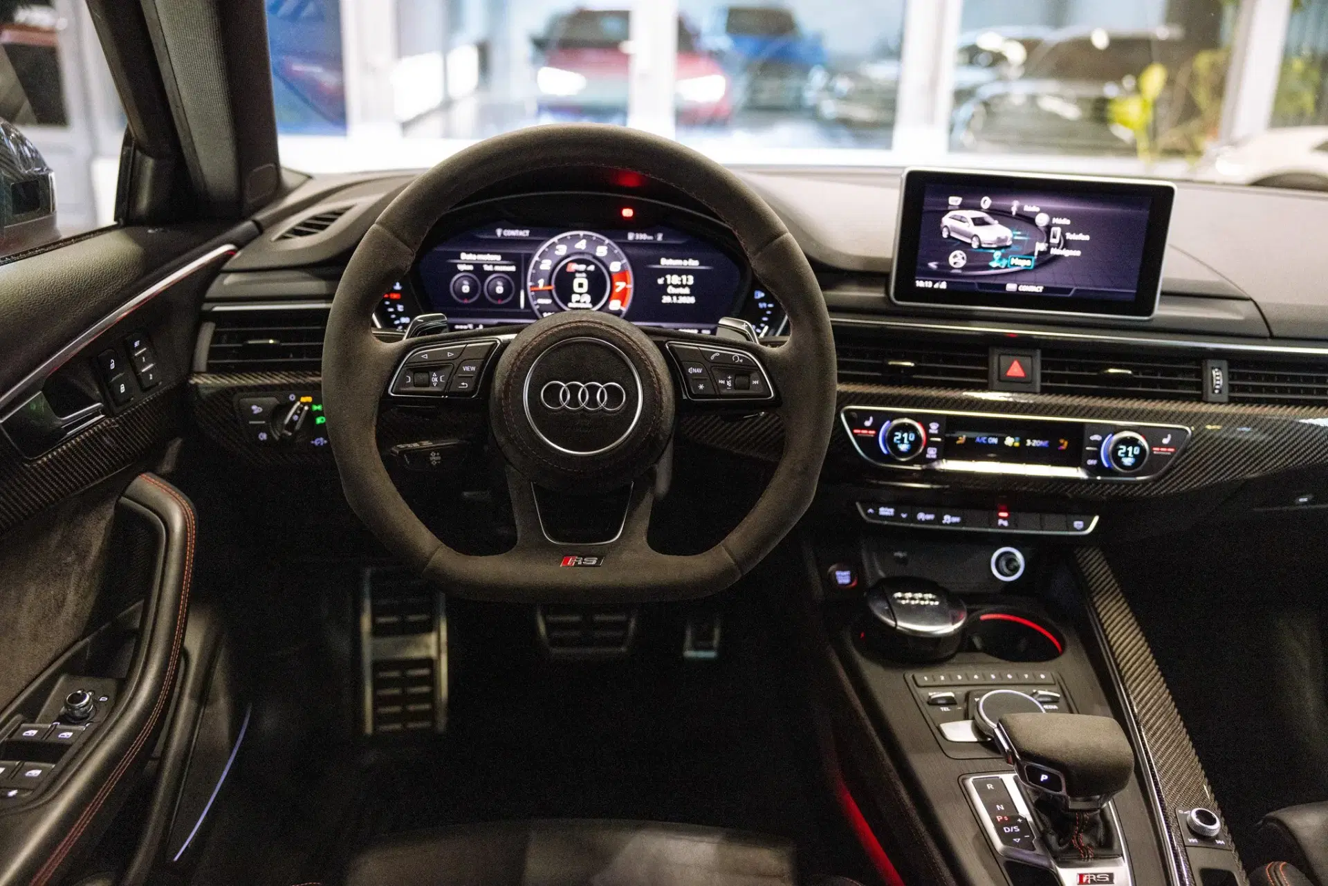 2018 AUDI RS4, červená kombi, 102 800 km