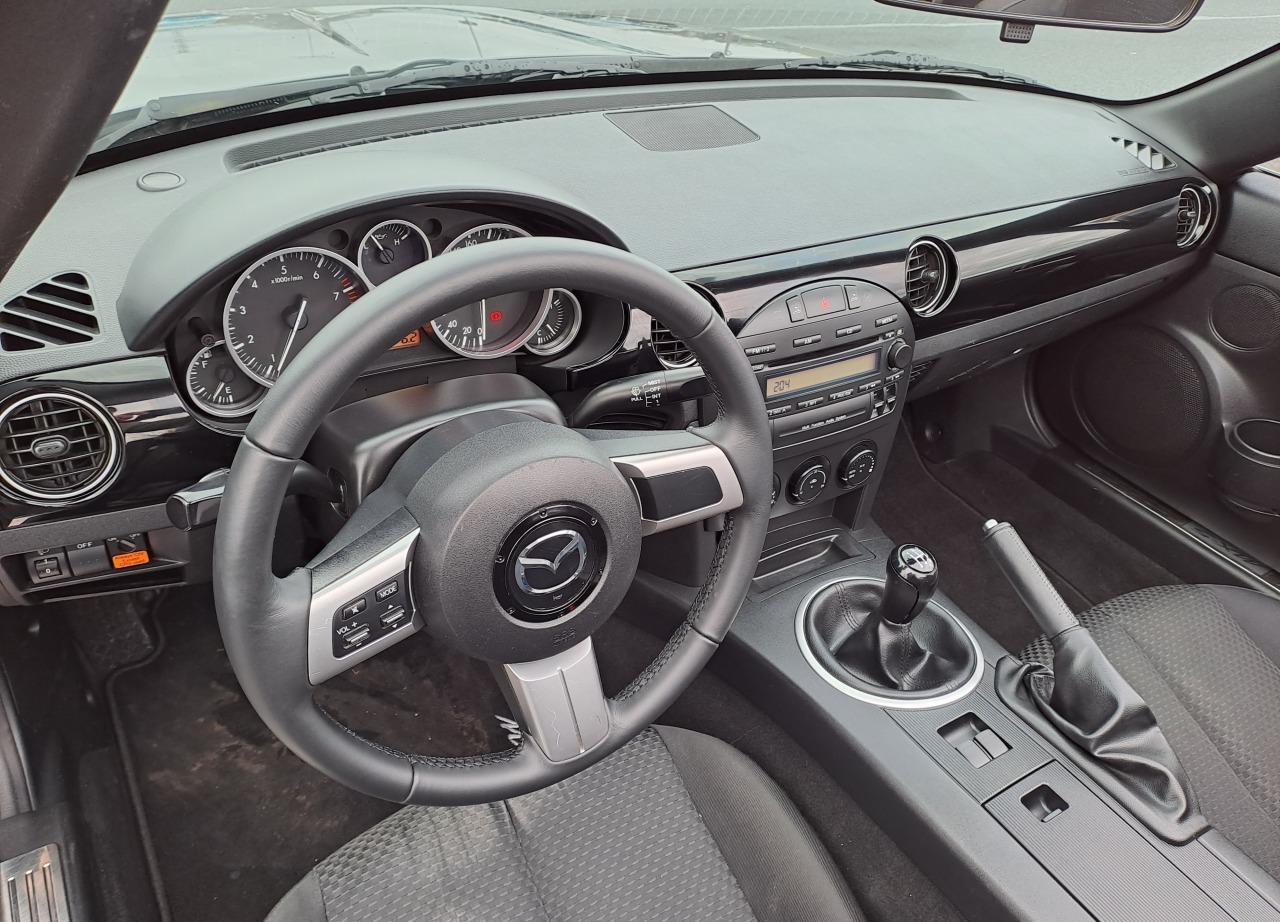 2025 Alpine A110 GTS, tmavě modrá kupé, 6 000 km