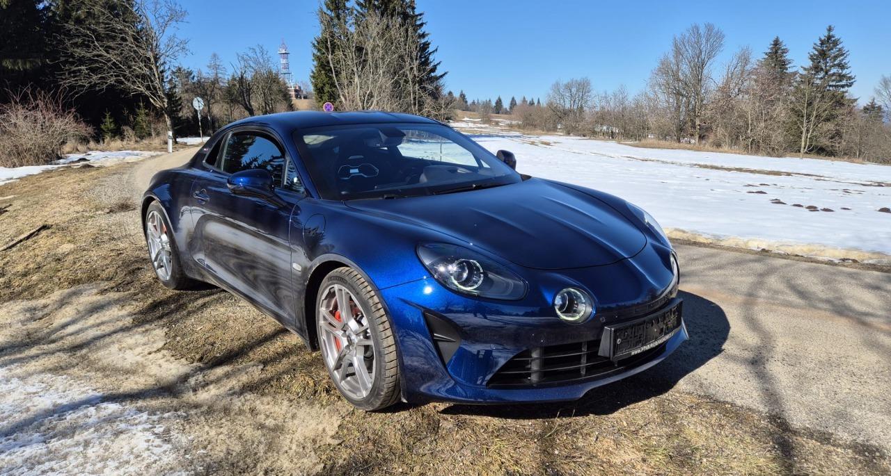 2025 Alpine A110 GTS, tmavě modrá kupé, 6 000 km